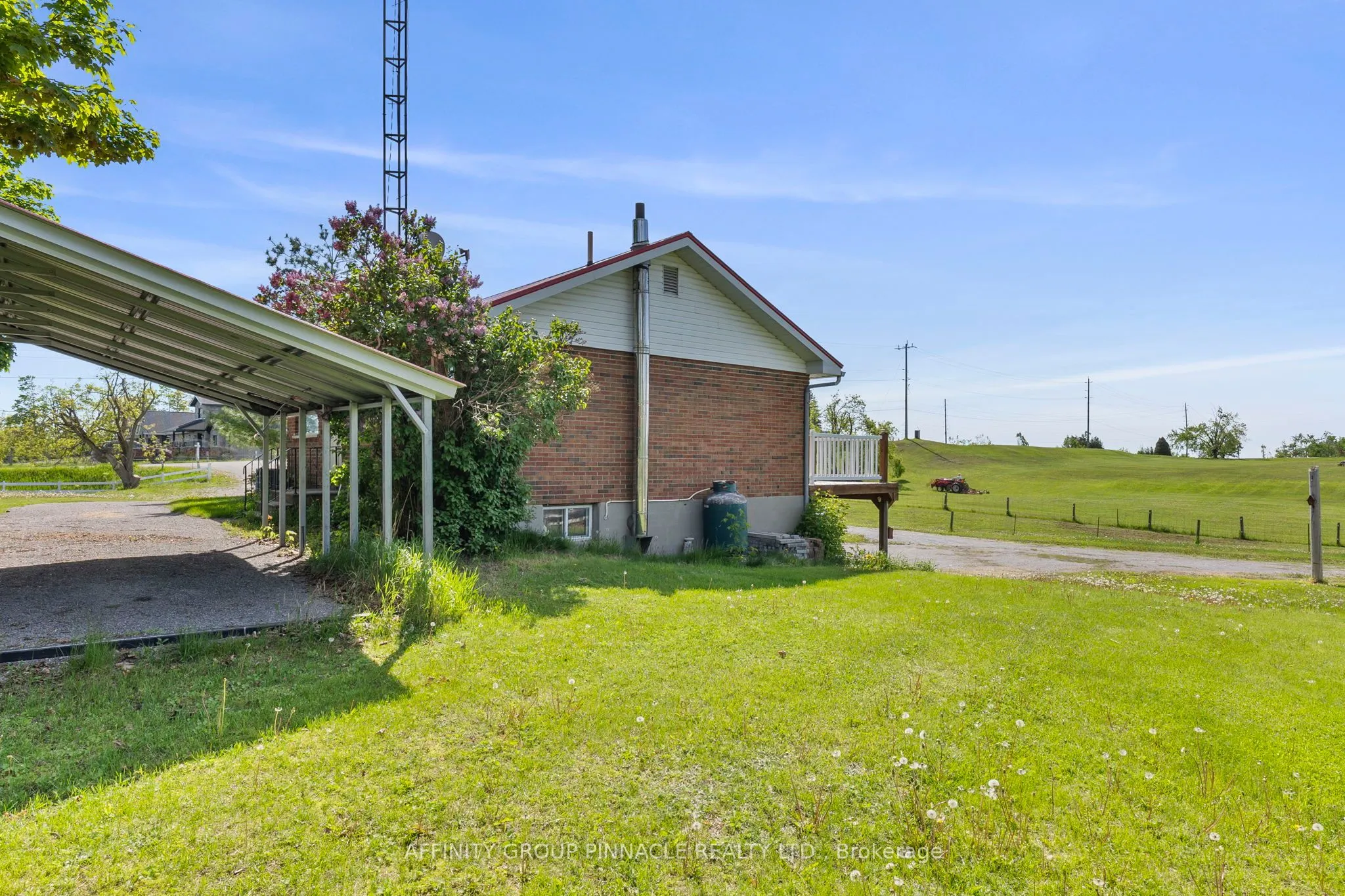 572 County Rd 8 Road