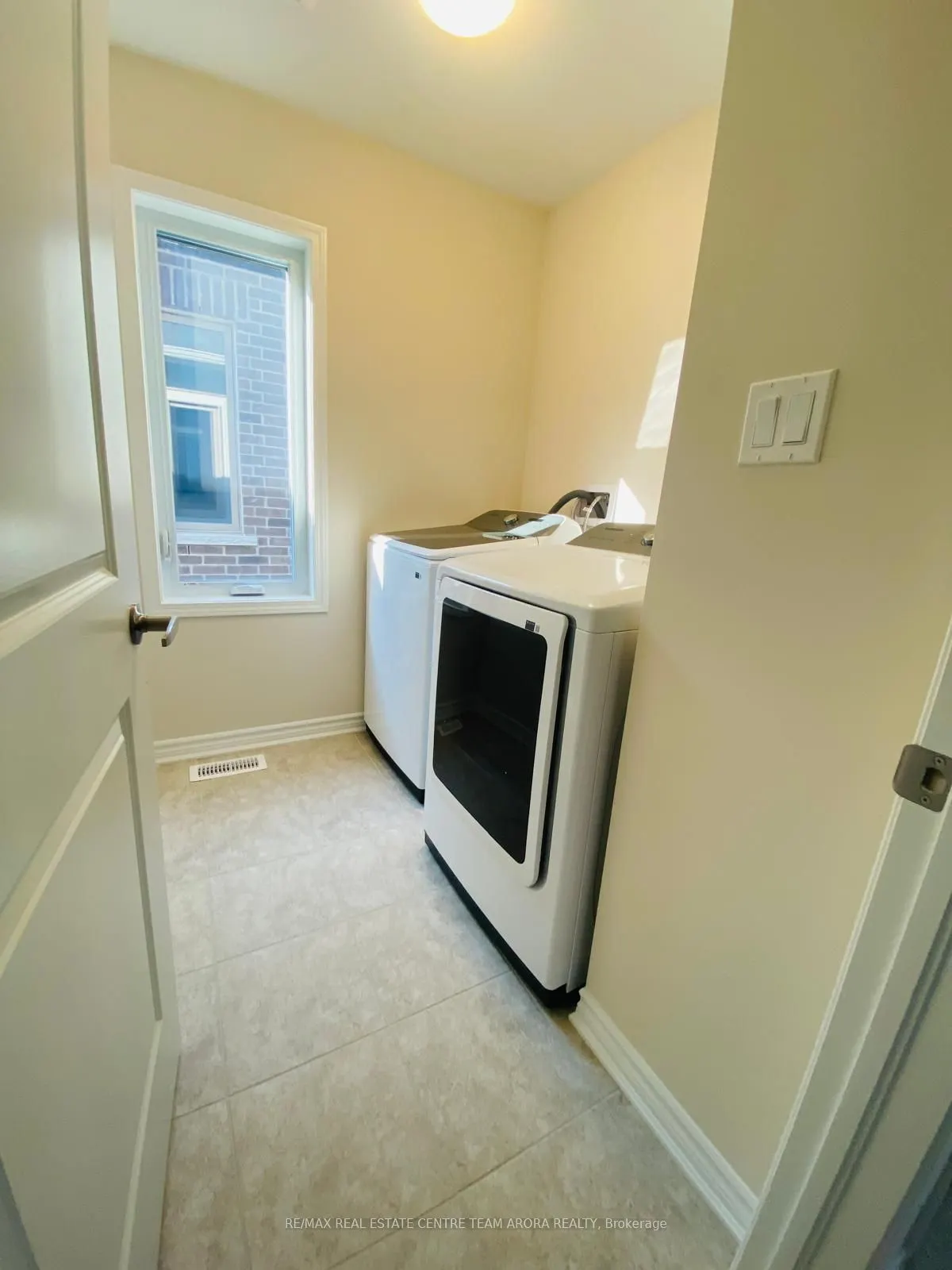 283 Rosenberg Way