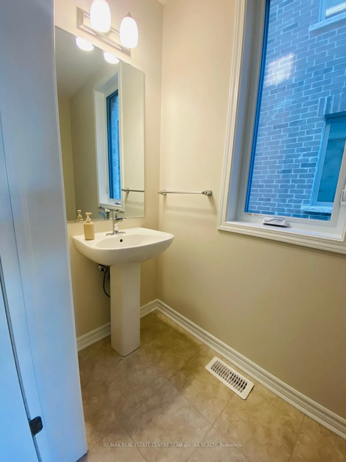 283 Rosenberg Way