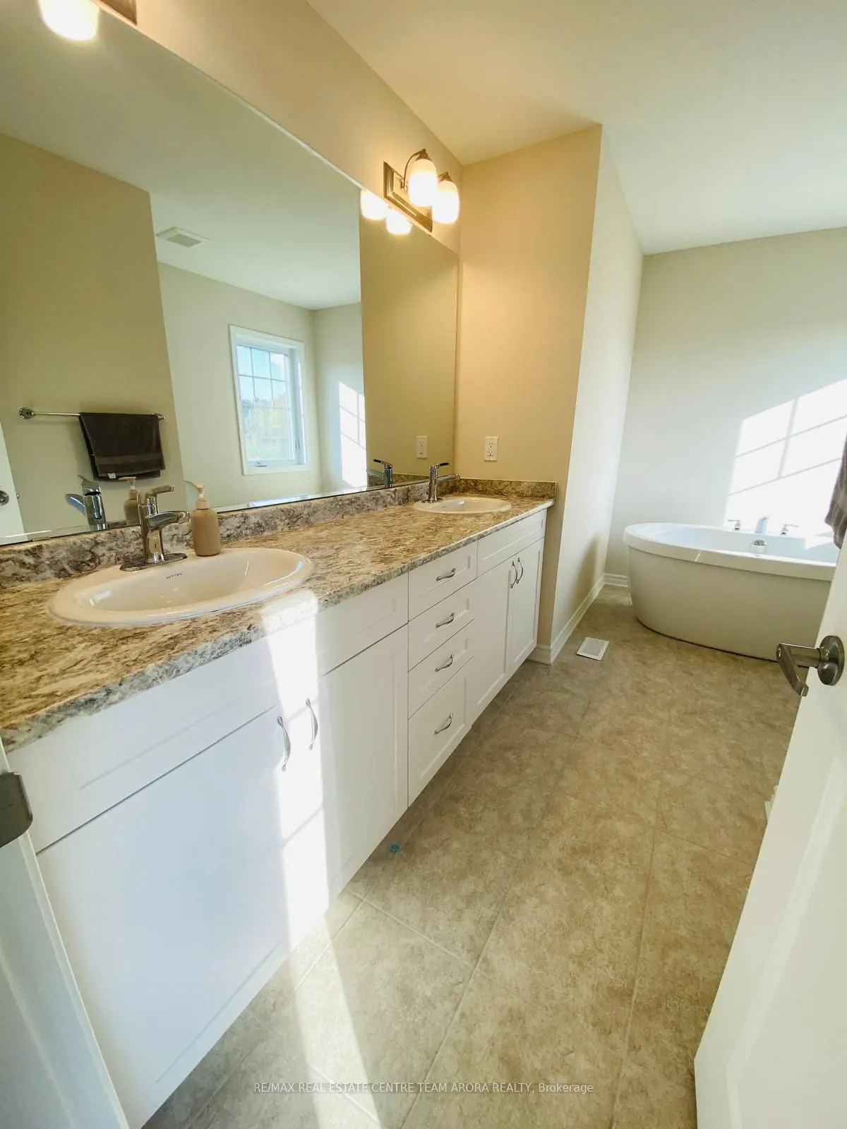 283 Rosenberg Way