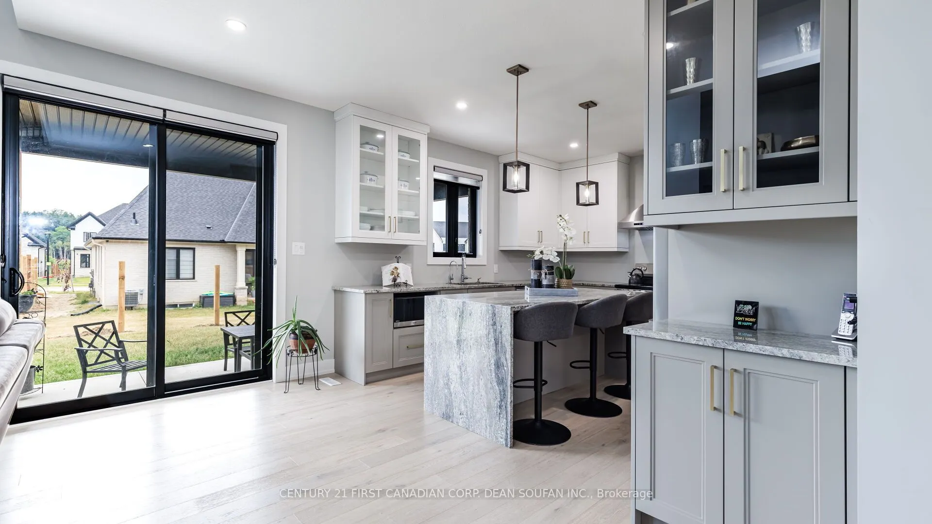 4079 Sugarmaple Crossing