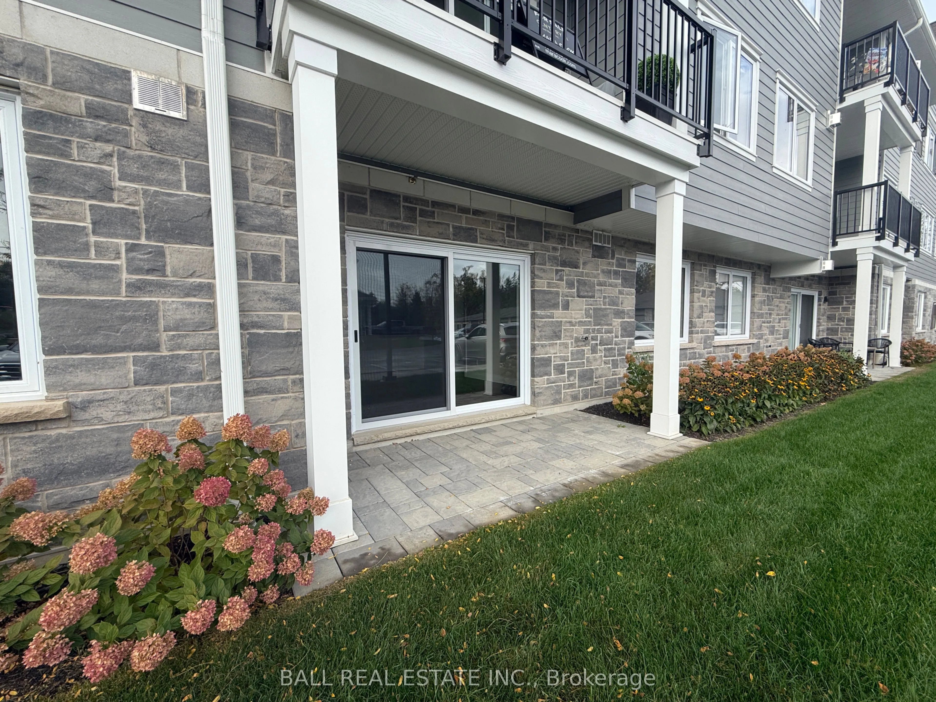 19 Hampton Lane, #102