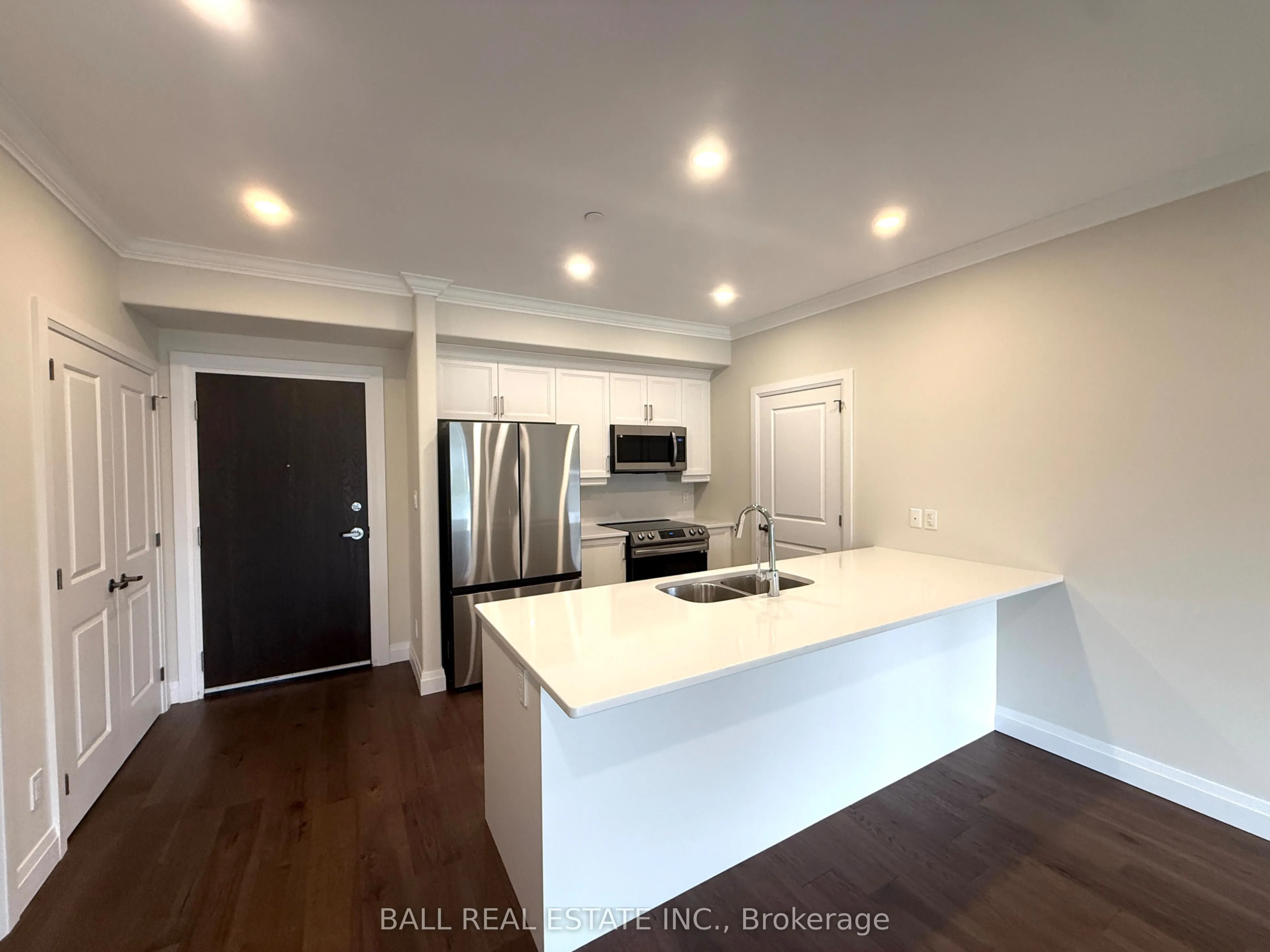 19 Hampton Lane, #102