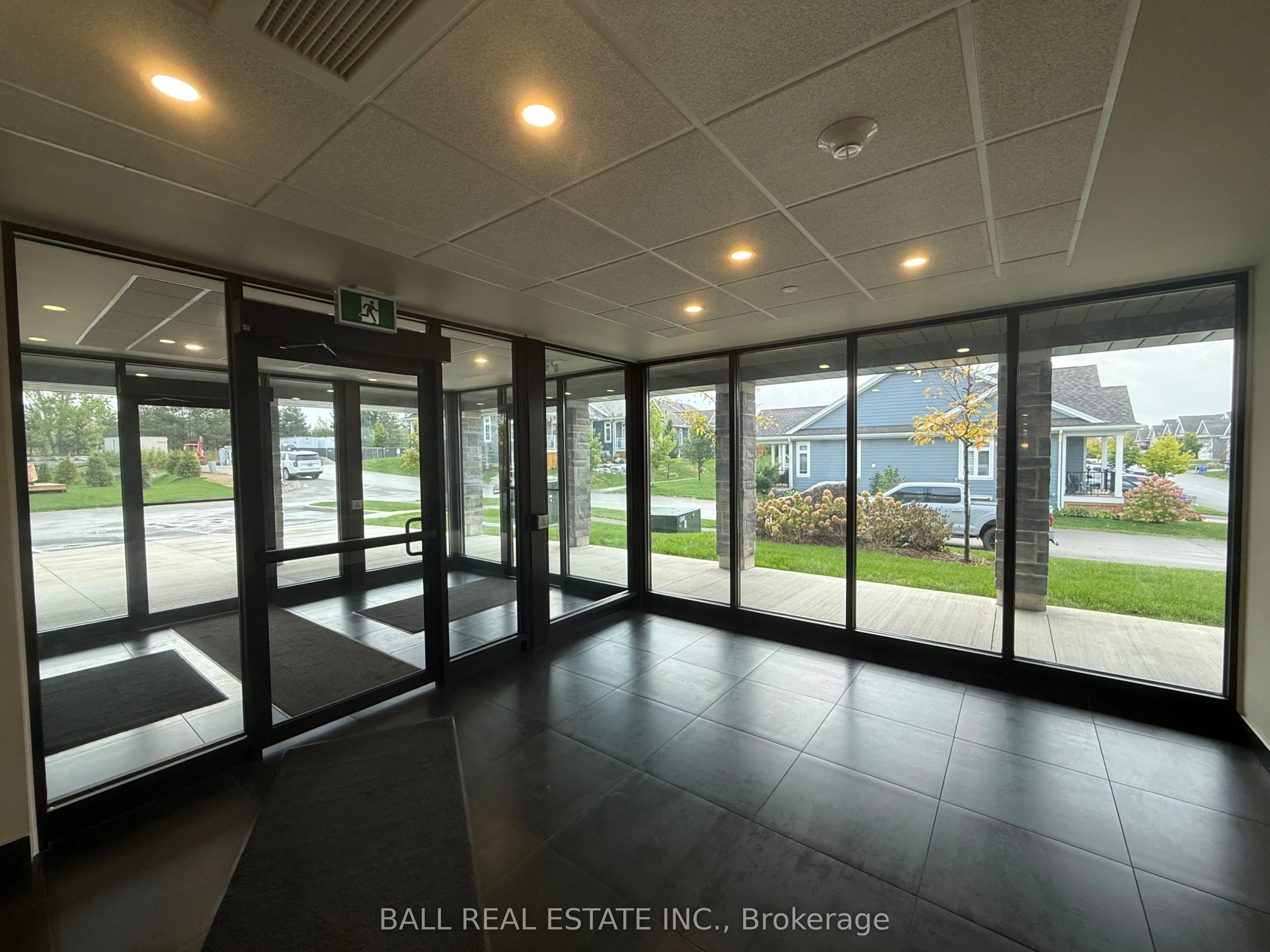19 Hampton Lane, #102