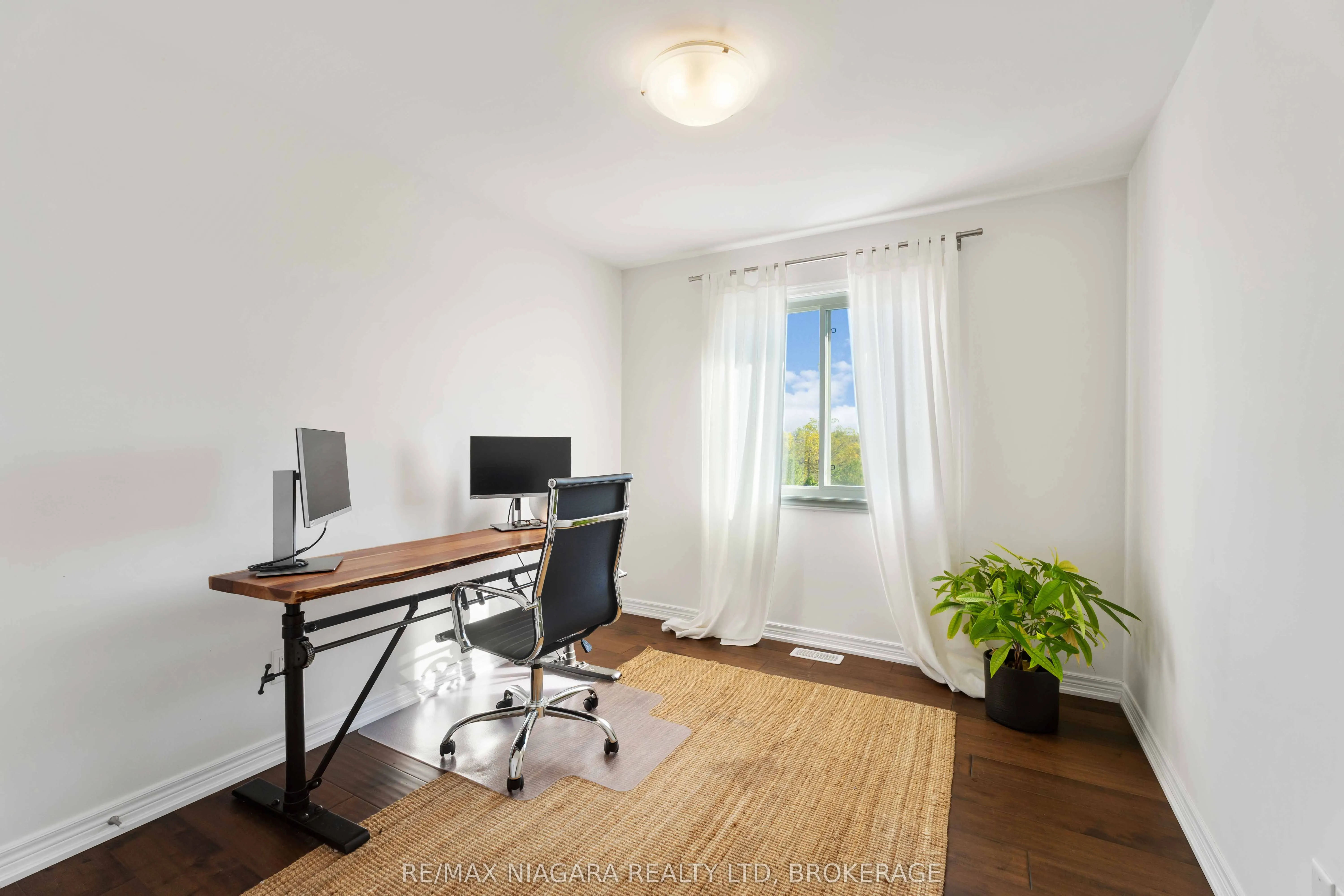 21 Lamb Crescent