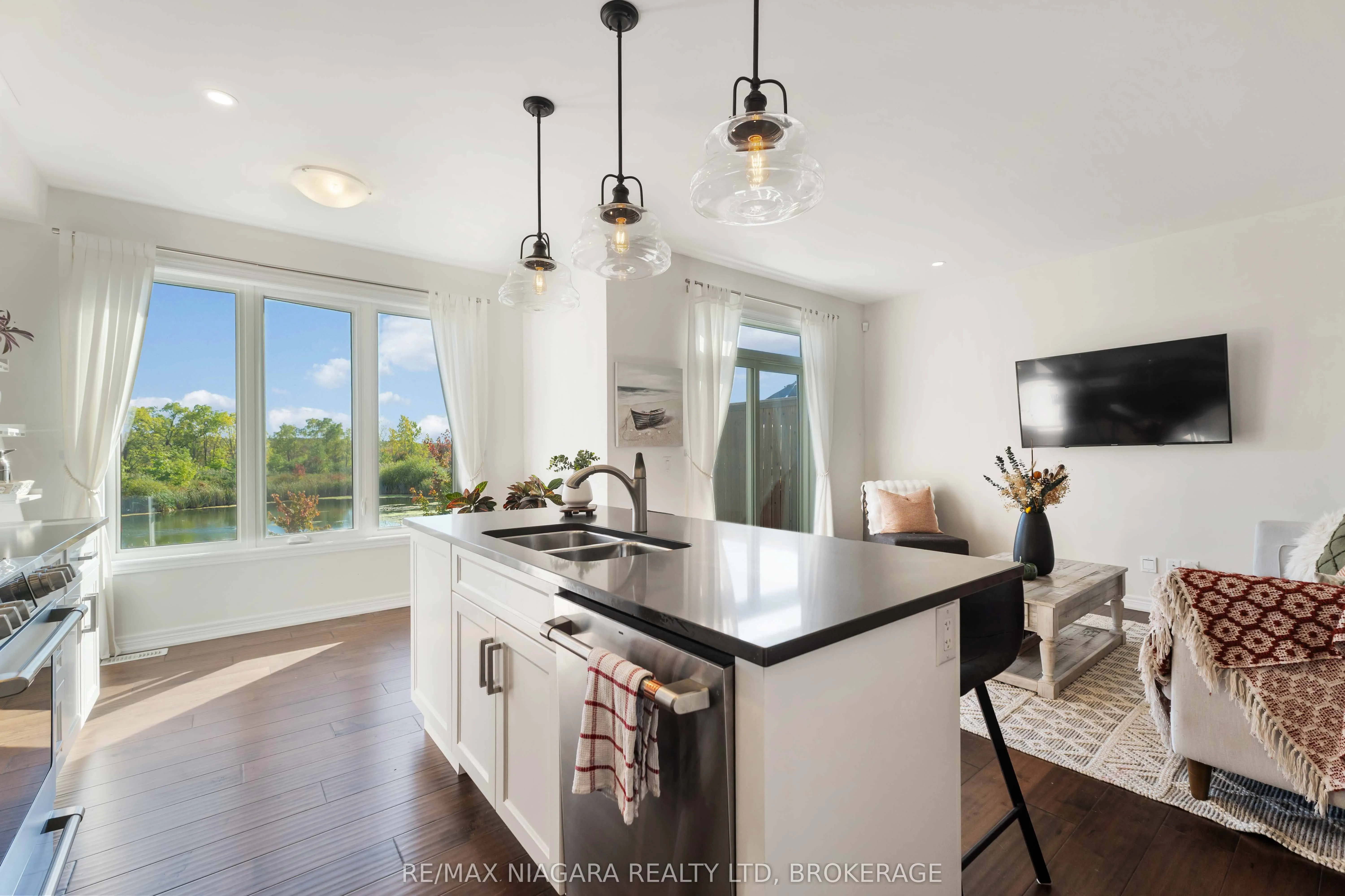 21 Lamb Crescent