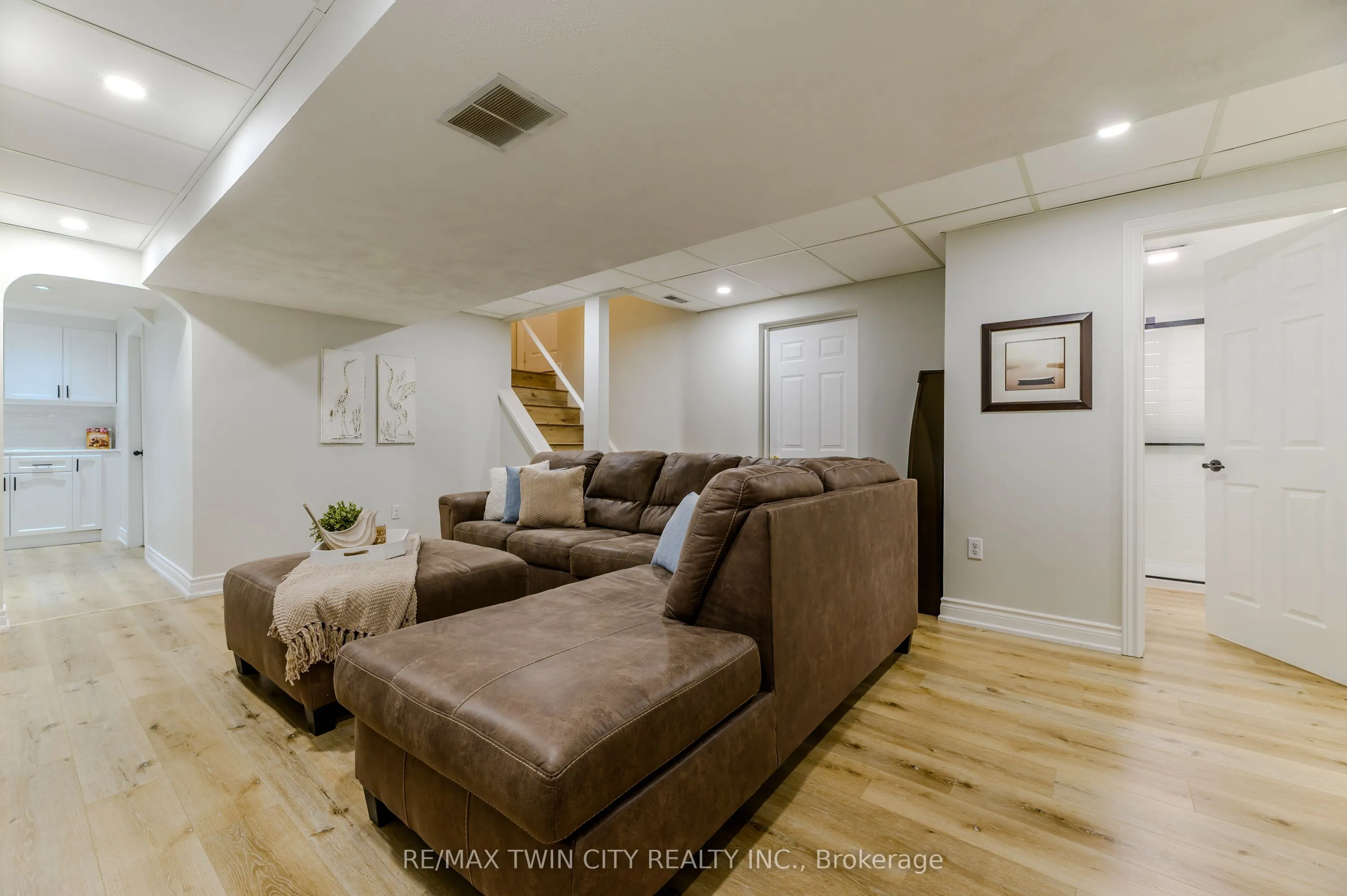 5 Newport Lane