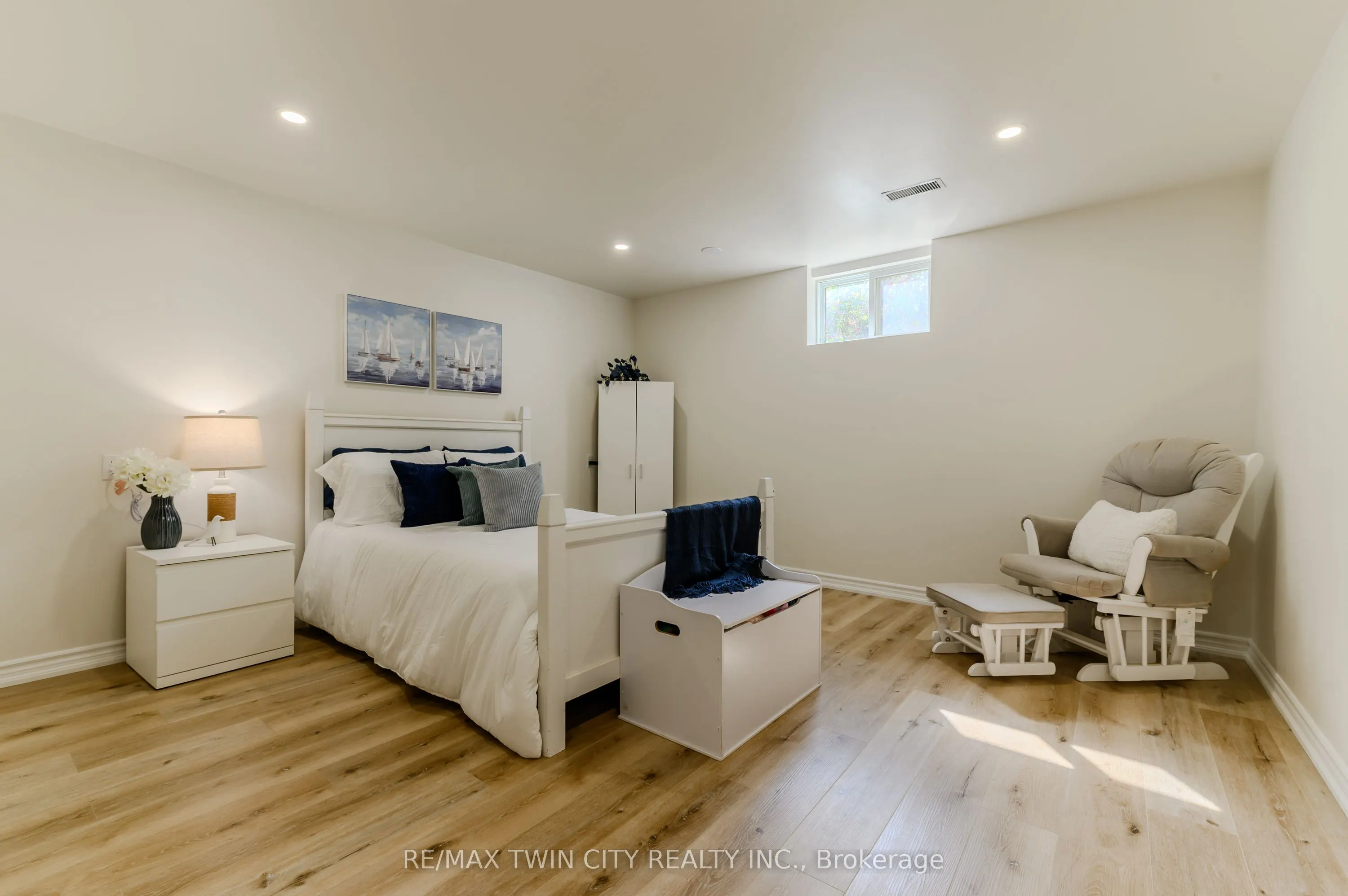 5 Newport Lane