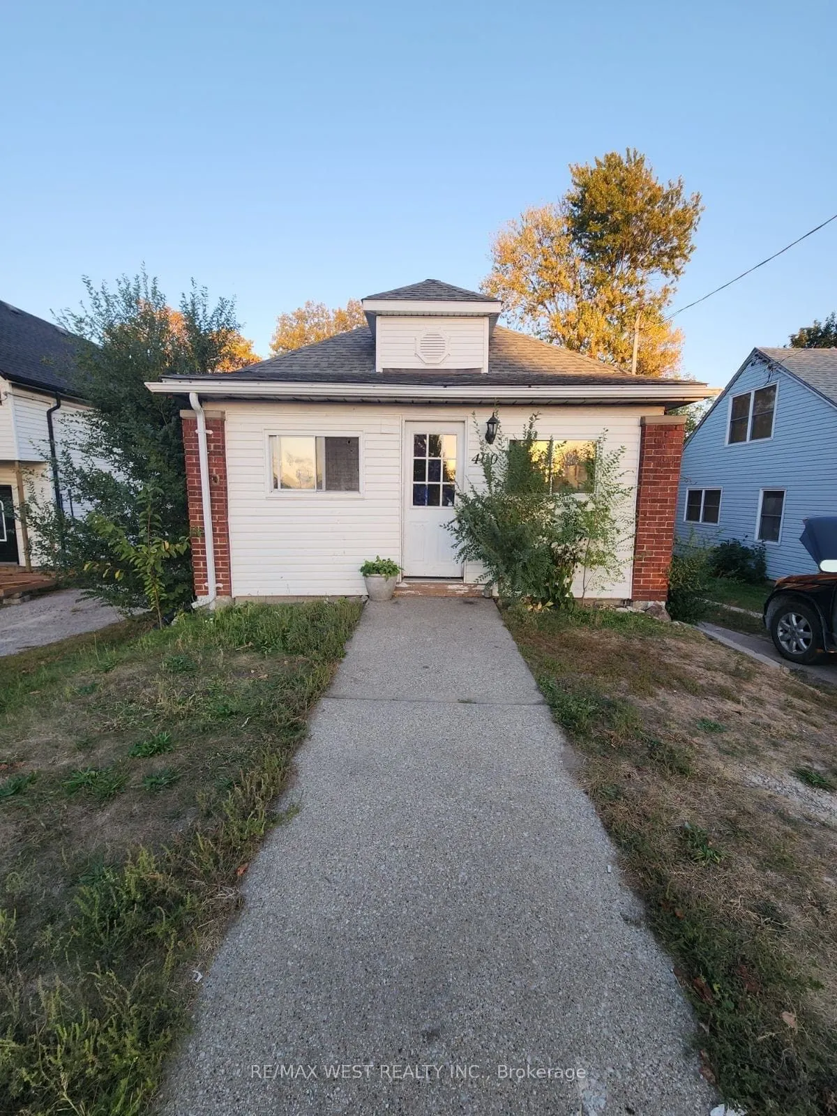 400 Brock Street S
