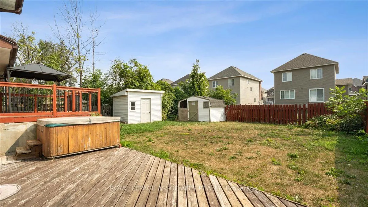 27 Janlyn Crescent