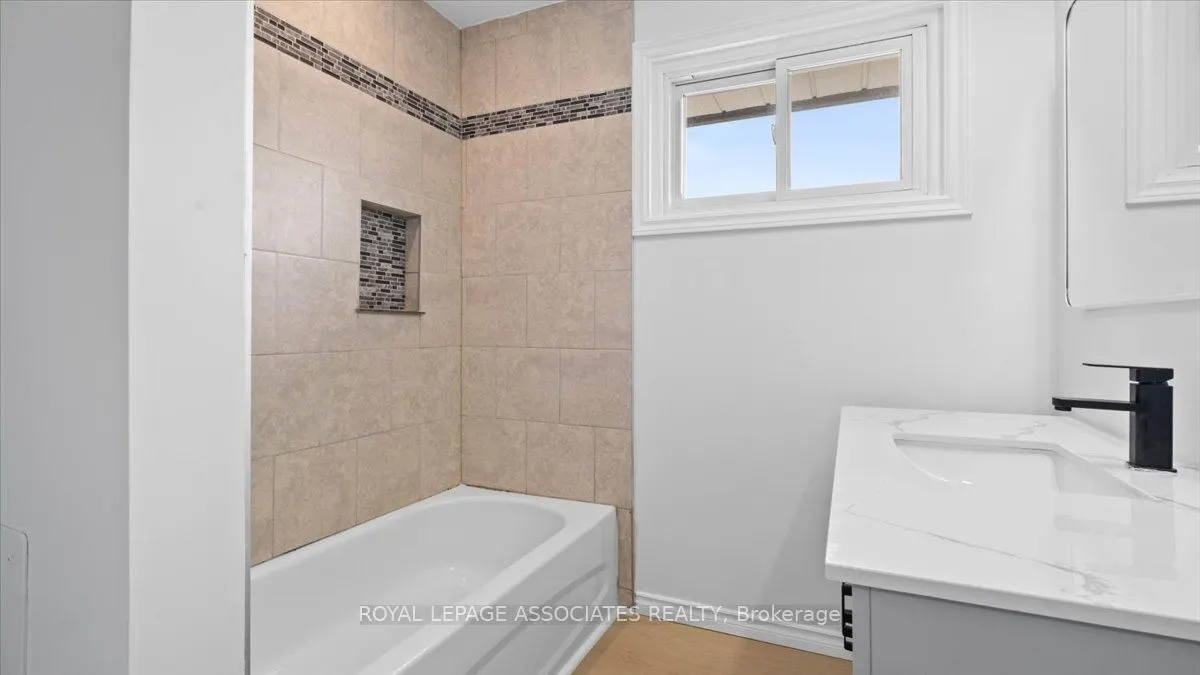 27 Janlyn Crescent