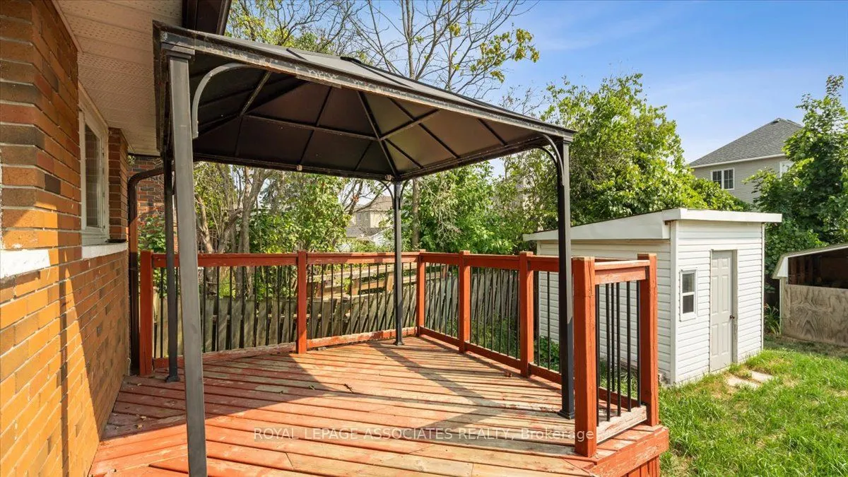 27 Janlyn Crescent