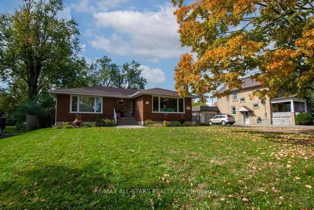 19 Adelaide Street S