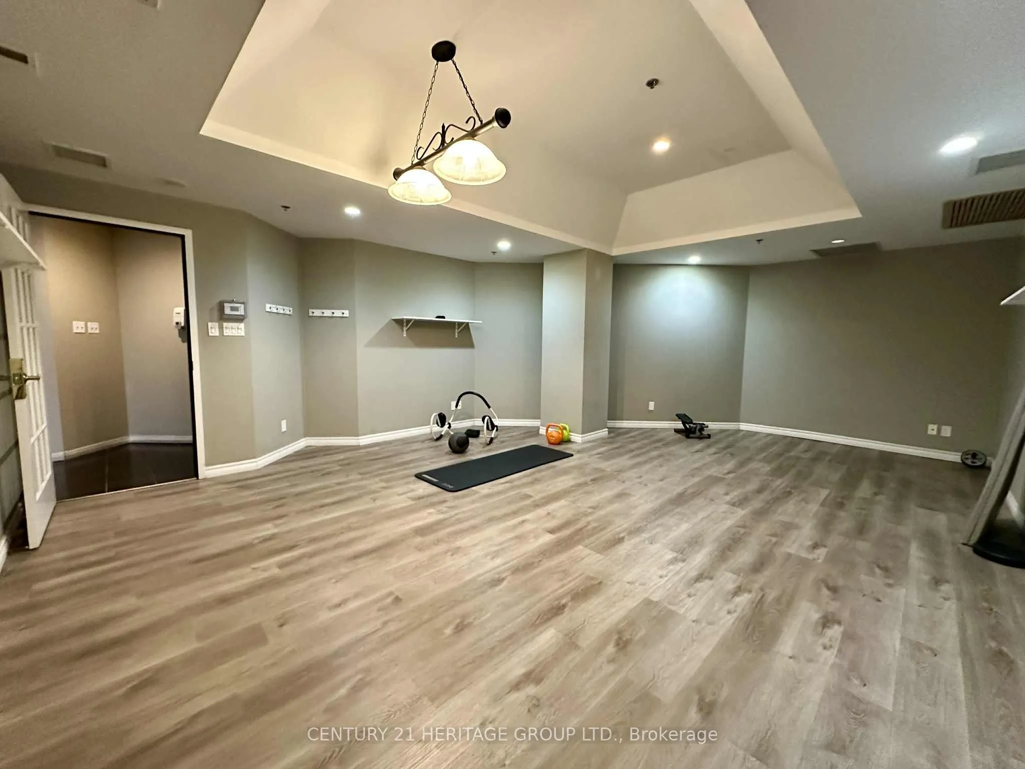 135 James Street S, #715