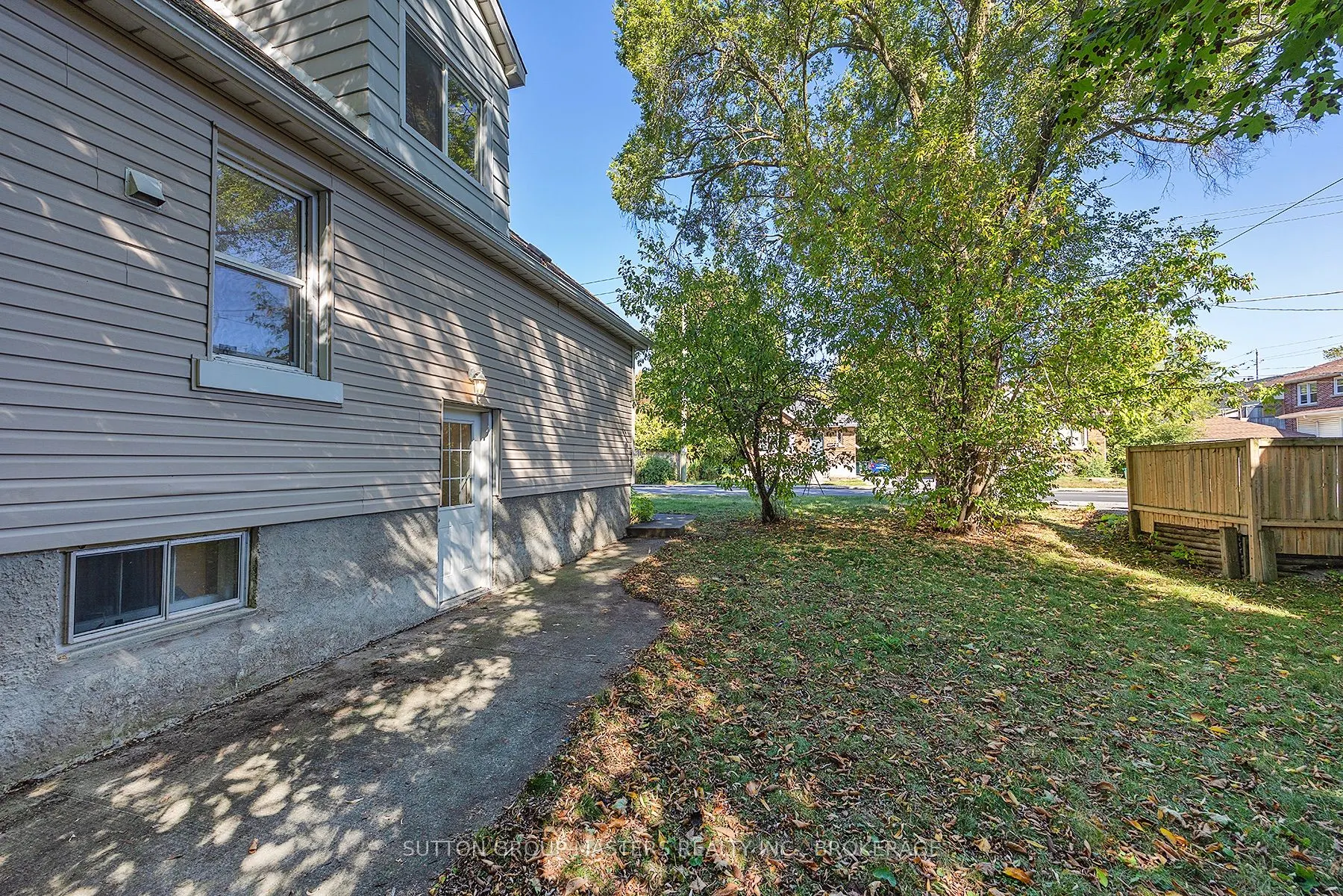 720 Brock Street