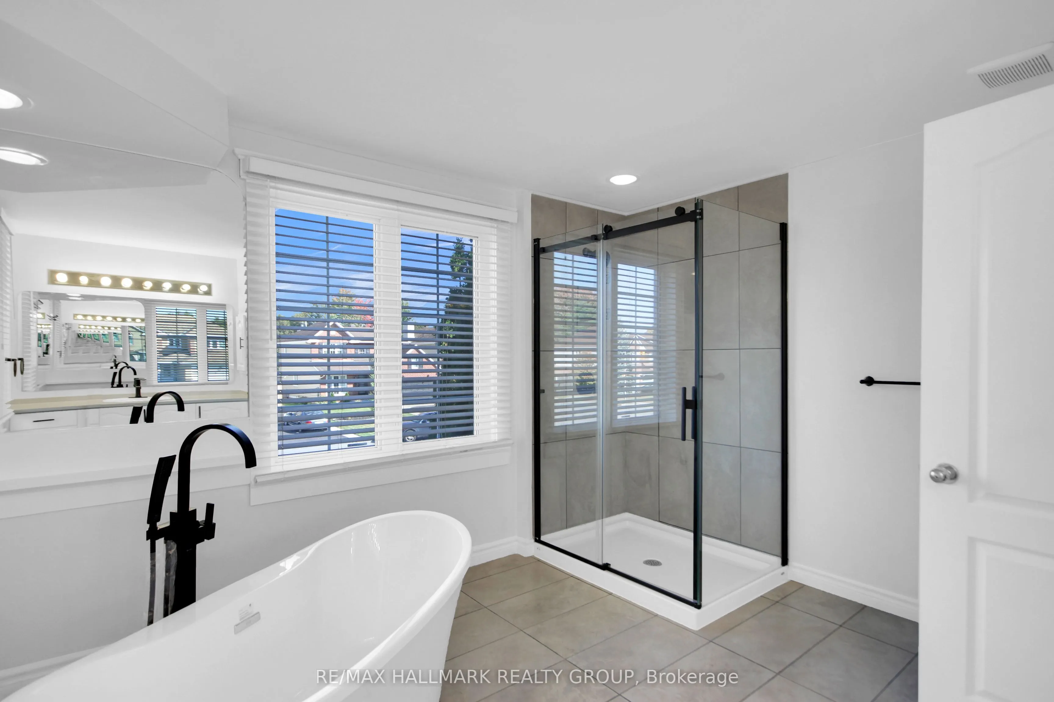 1662 HUNTERS RUN Drive