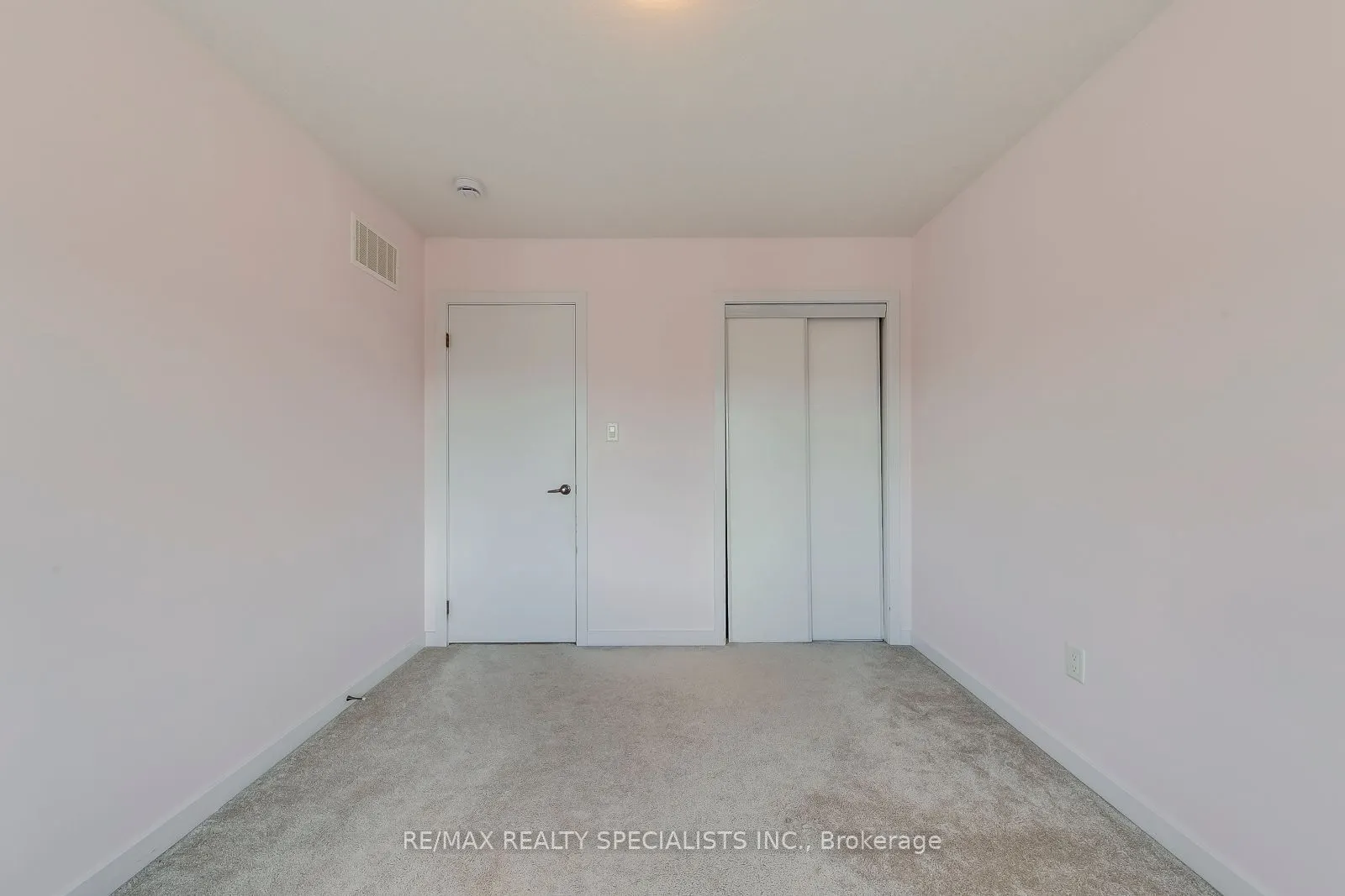 72 Crafter Crescent