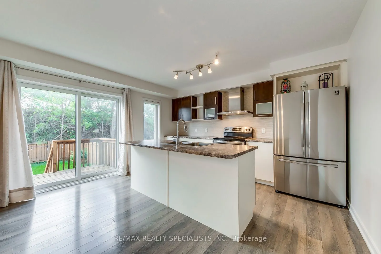 72 Crafter Crescent