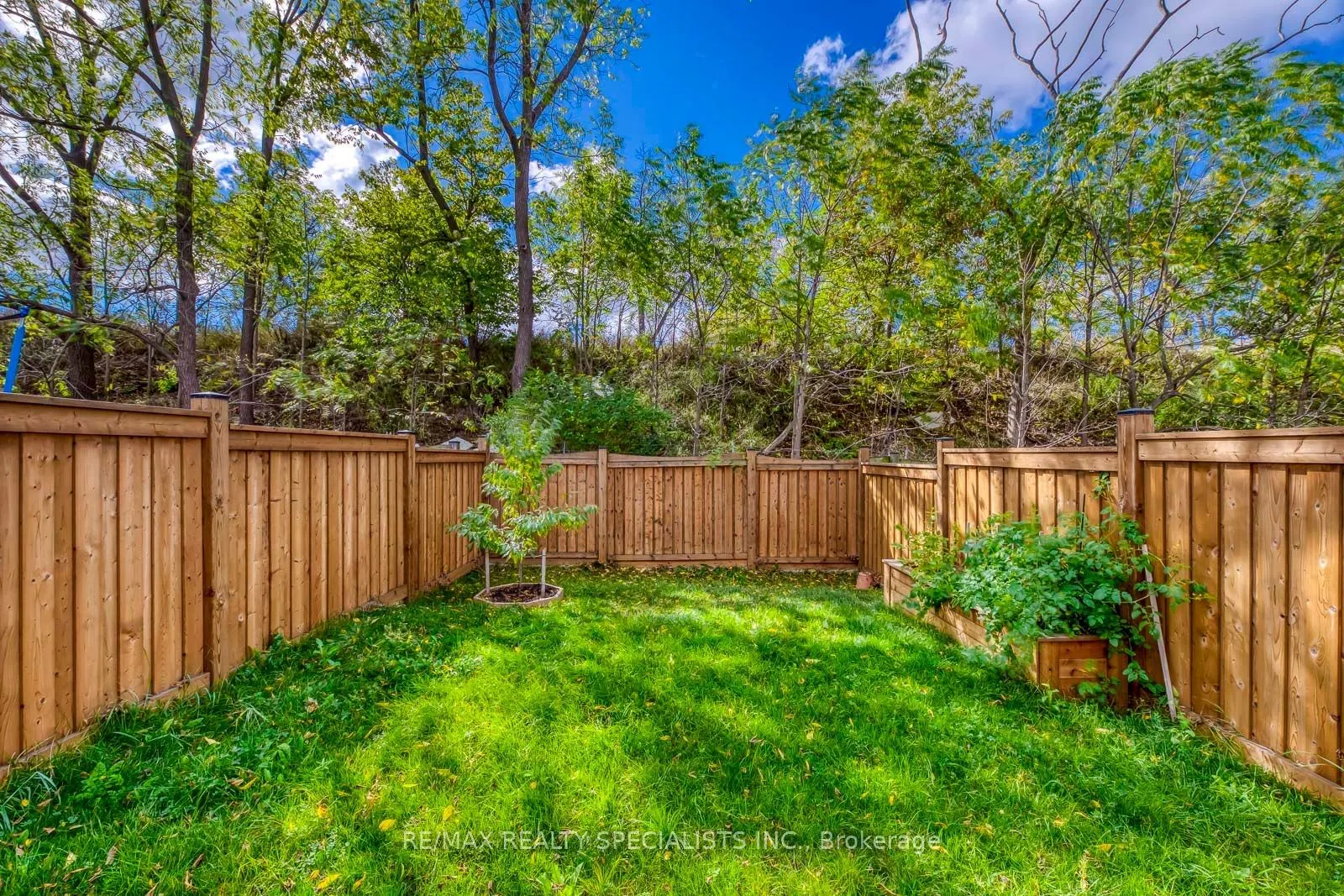 72 Crafter Crescent