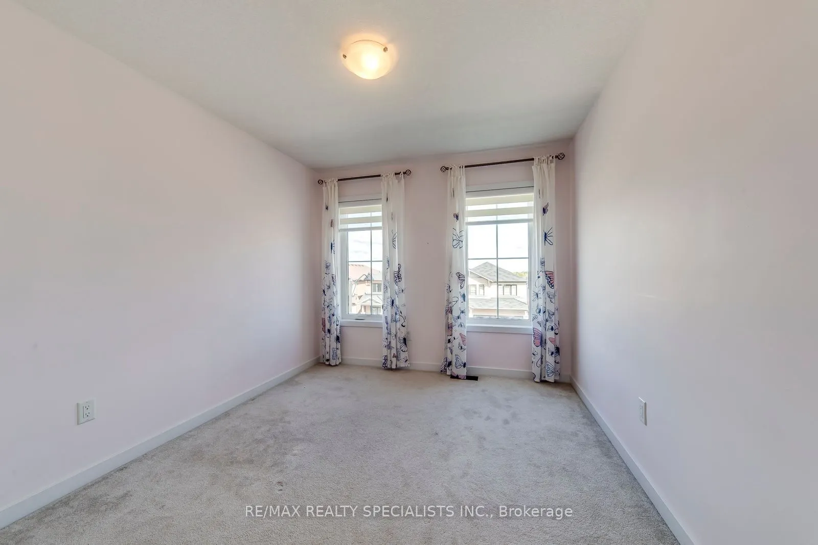 72 Crafter Crescent