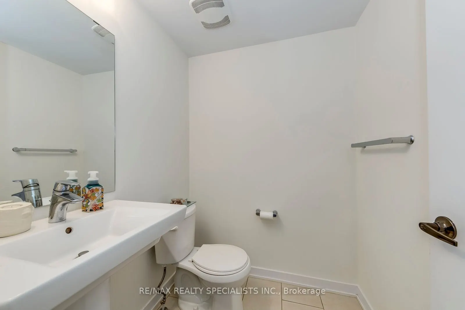 72 Crafter Crescent