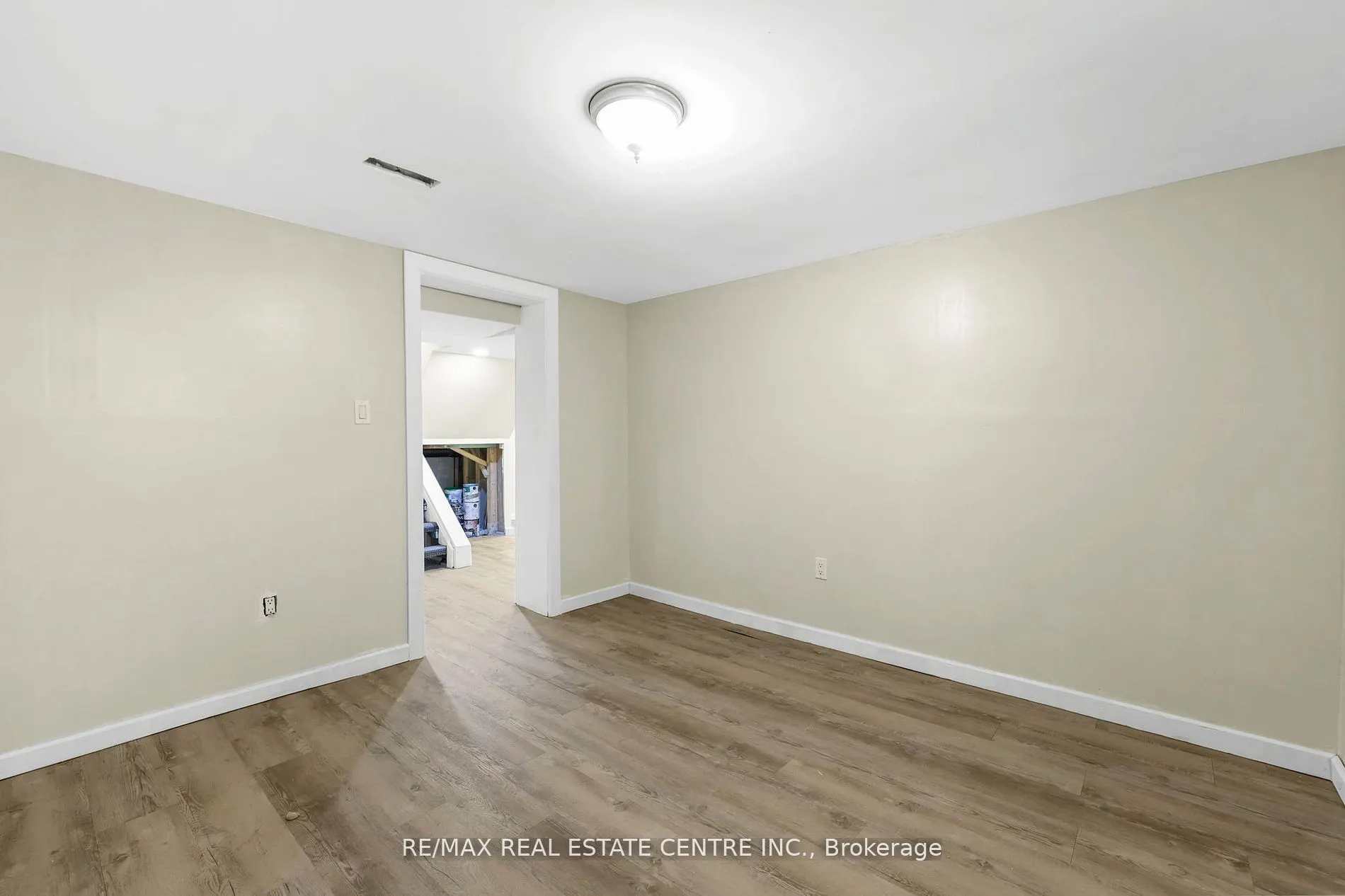 323 Queenston Road