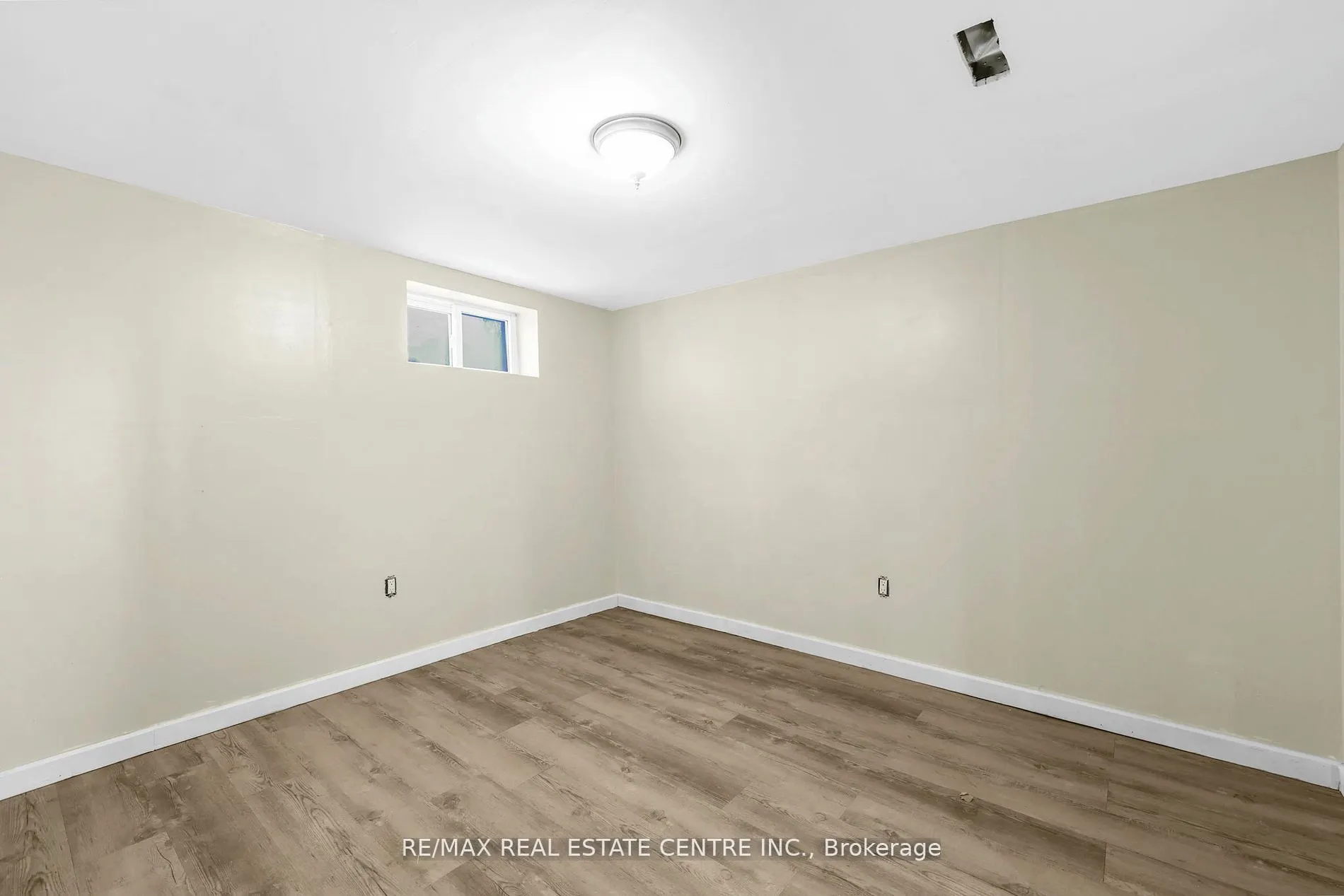 323 Queenston Road