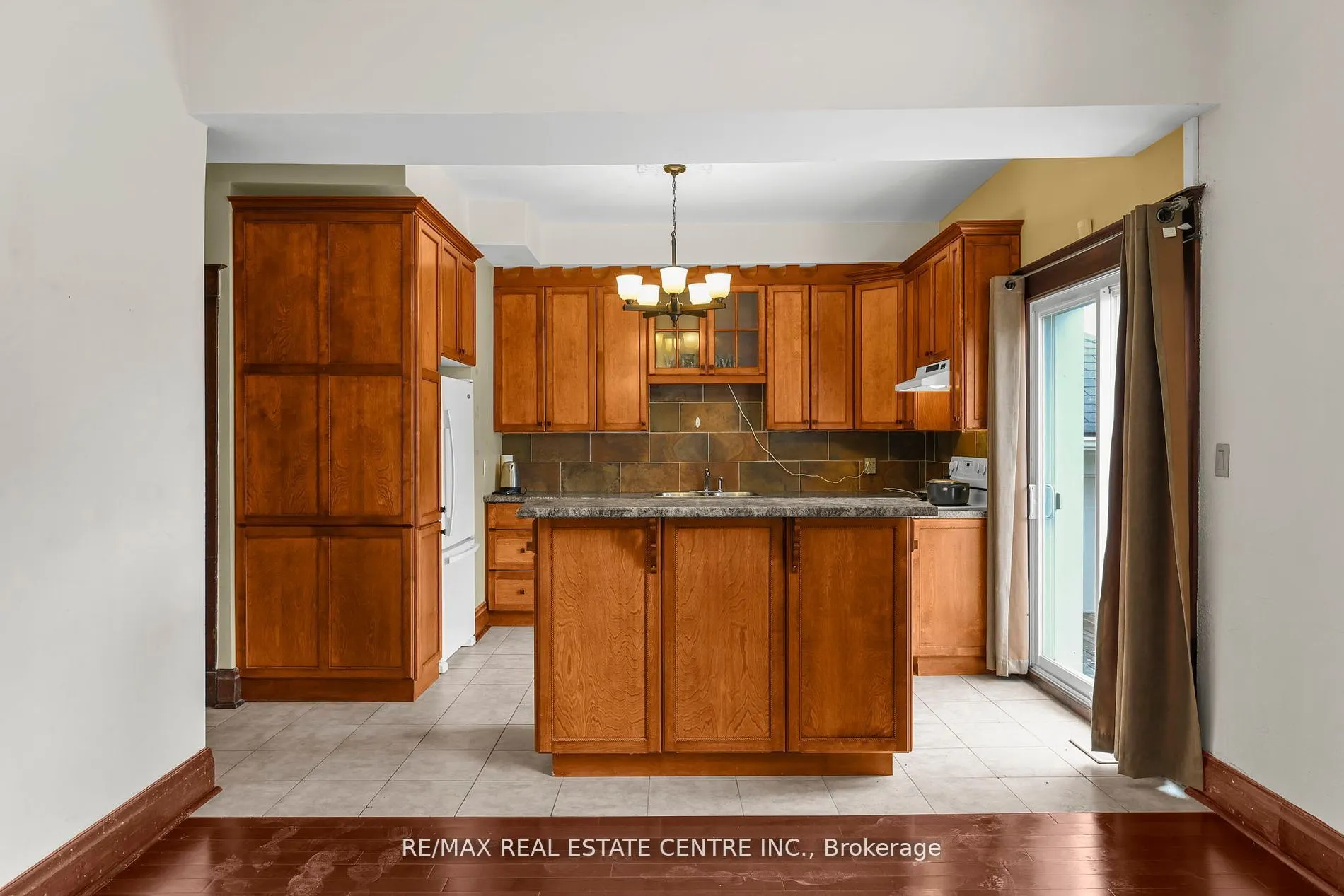 323 Queenston Road