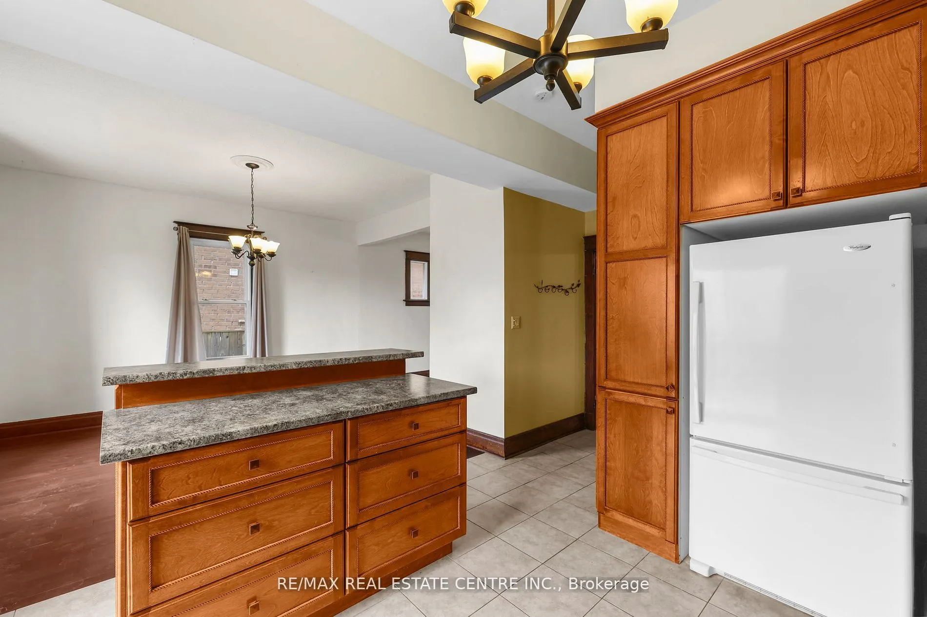 323 Queenston Road