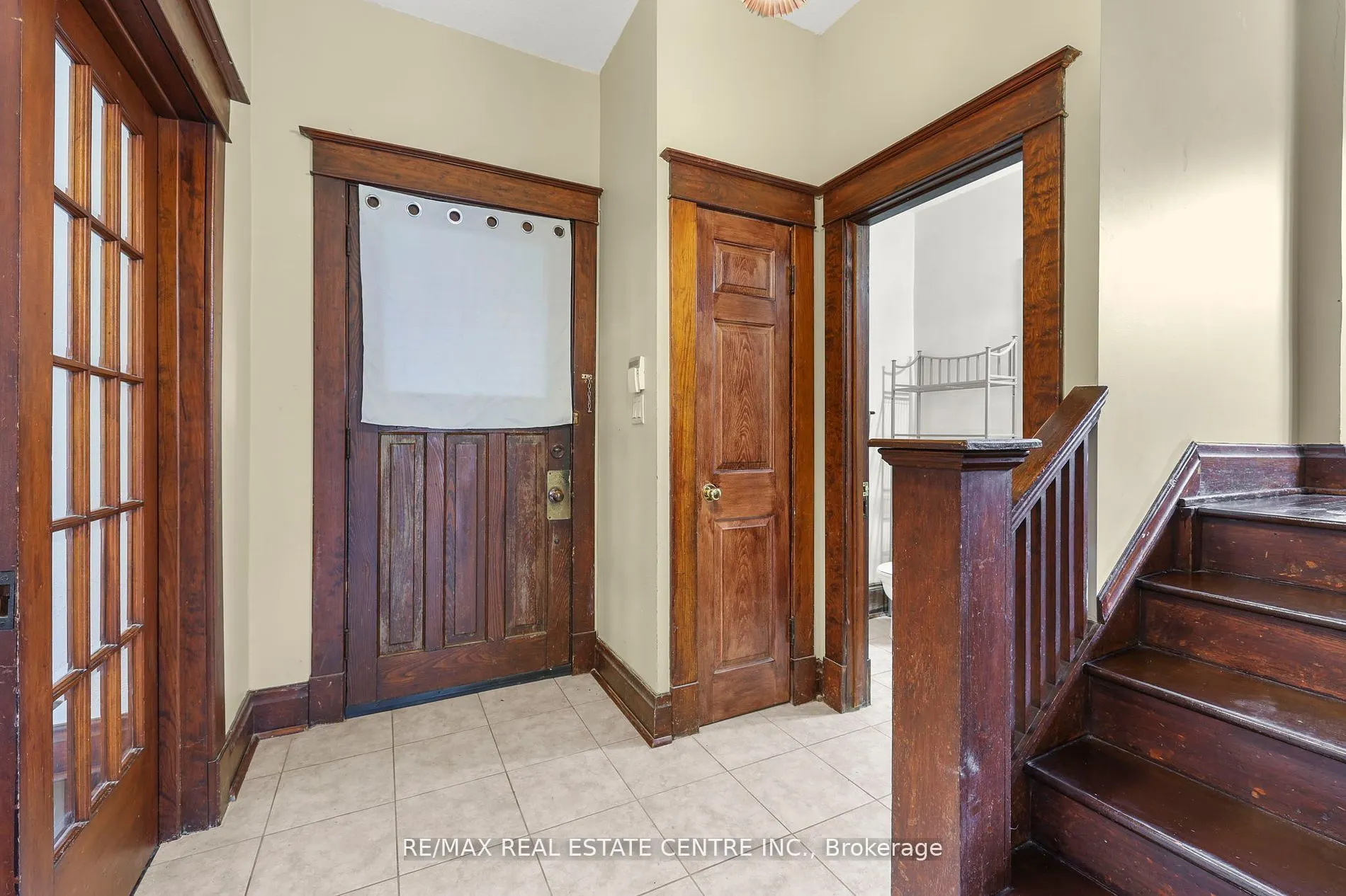 323 Queenston Road