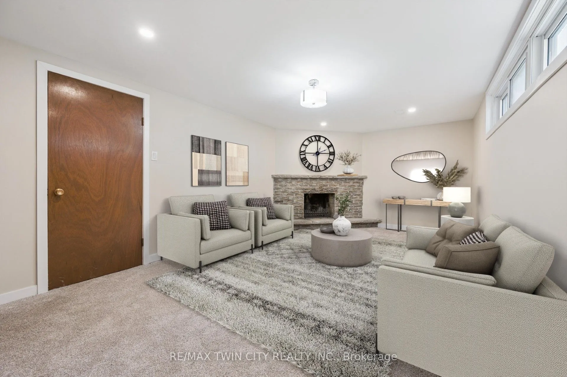 407 Grangewood Drive S