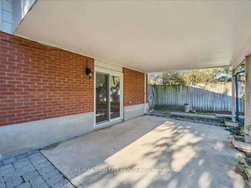 407 Grangewood Drive S