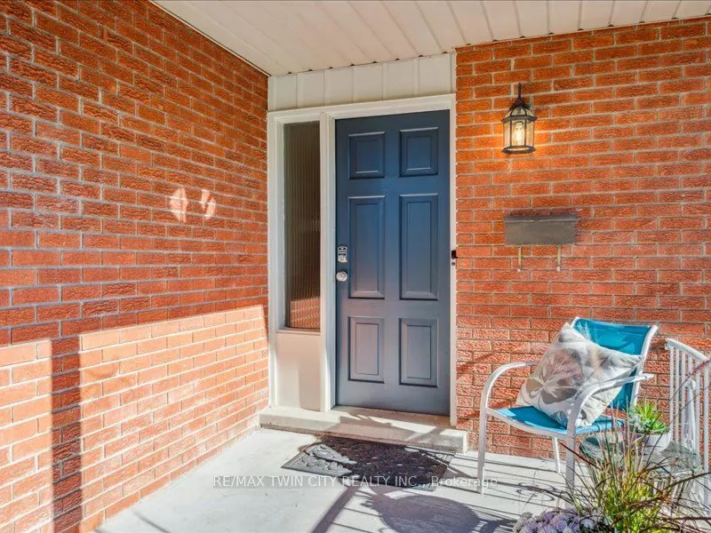 407 Grangewood Drive S