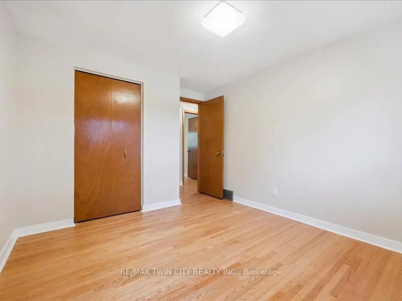 407 Grangewood Drive S