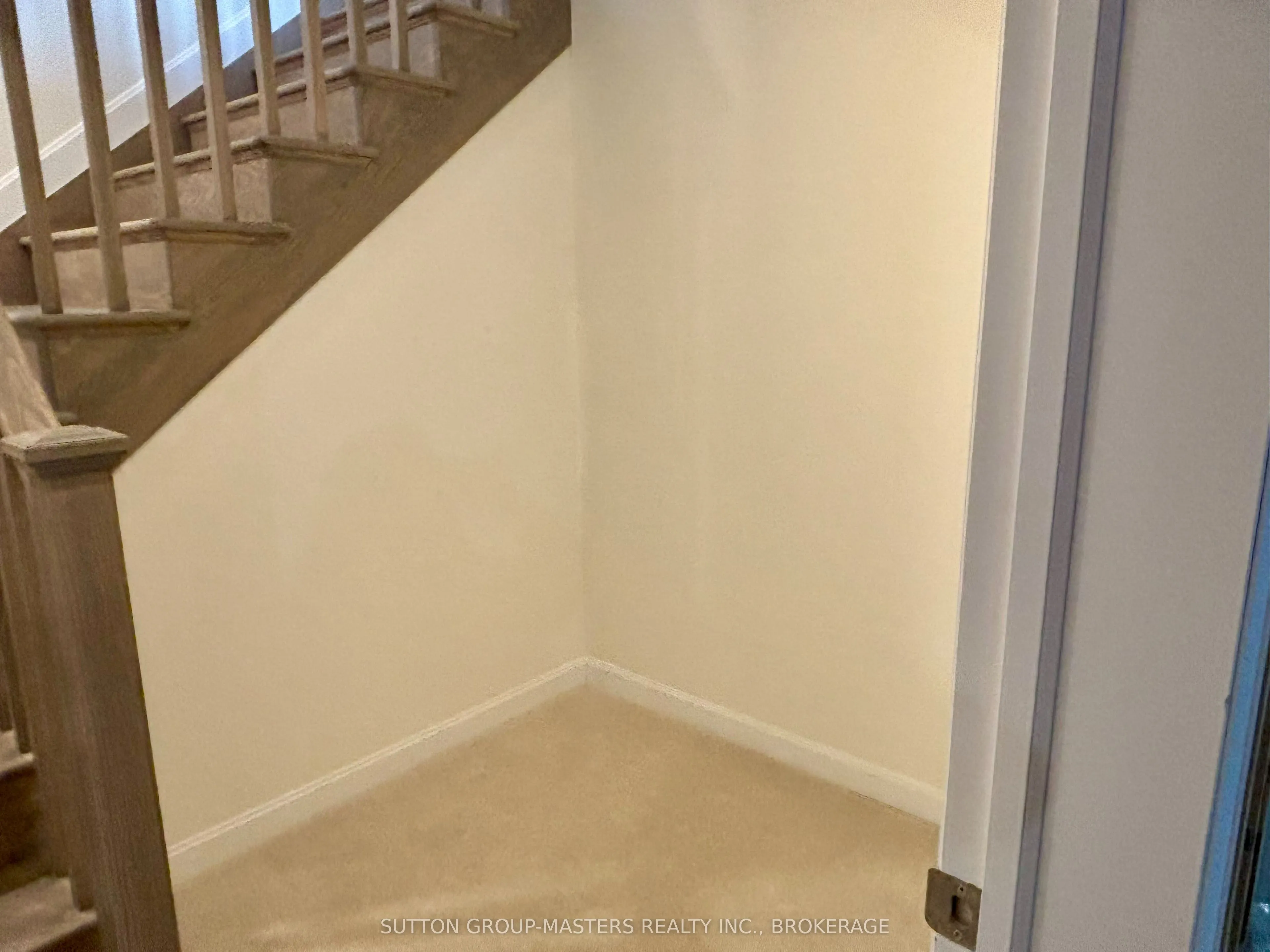 19 OAKMONT Drive