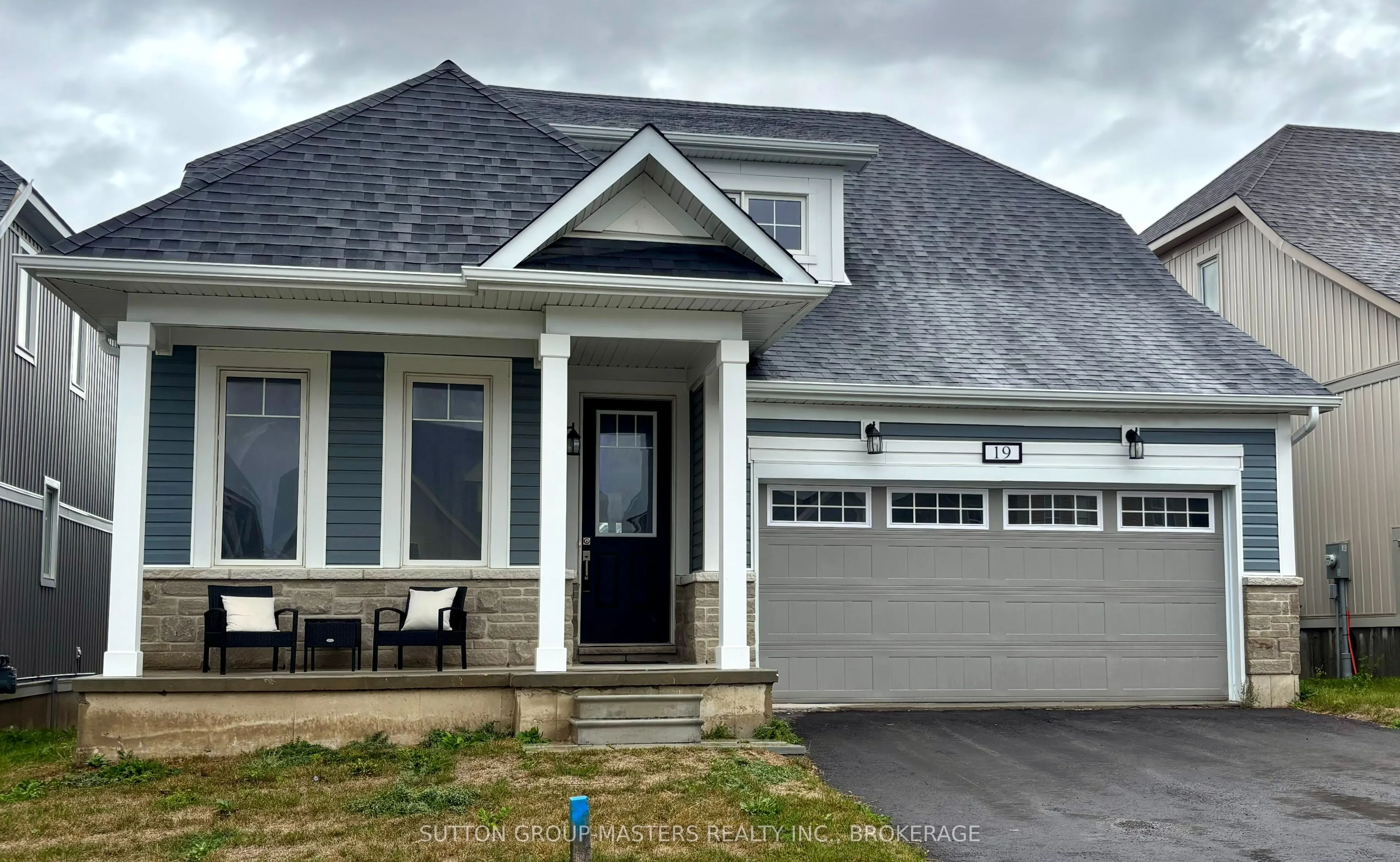 19 OAKMONT Drive