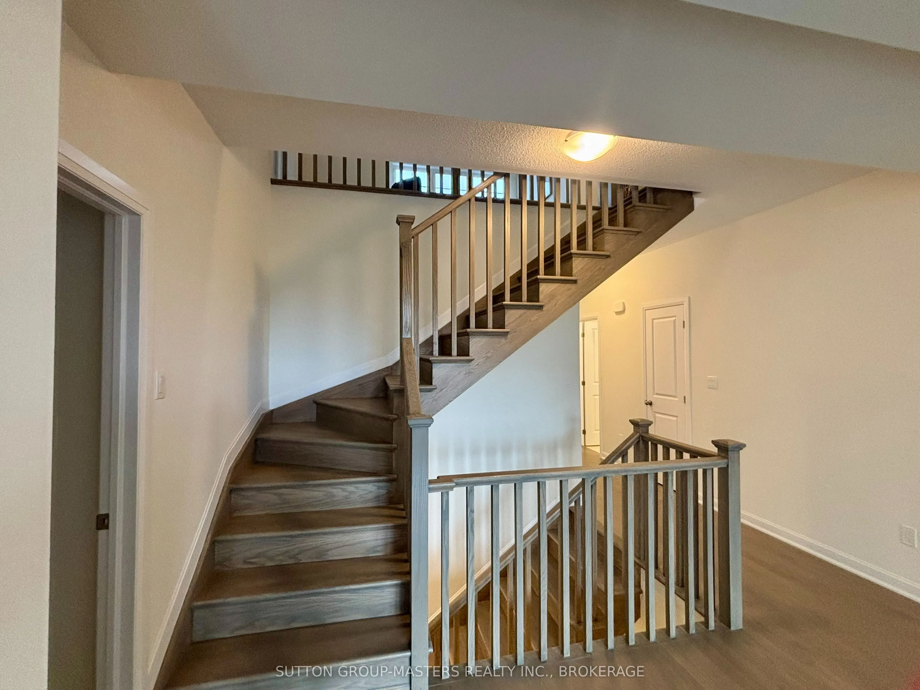 19 OAKMONT Drive