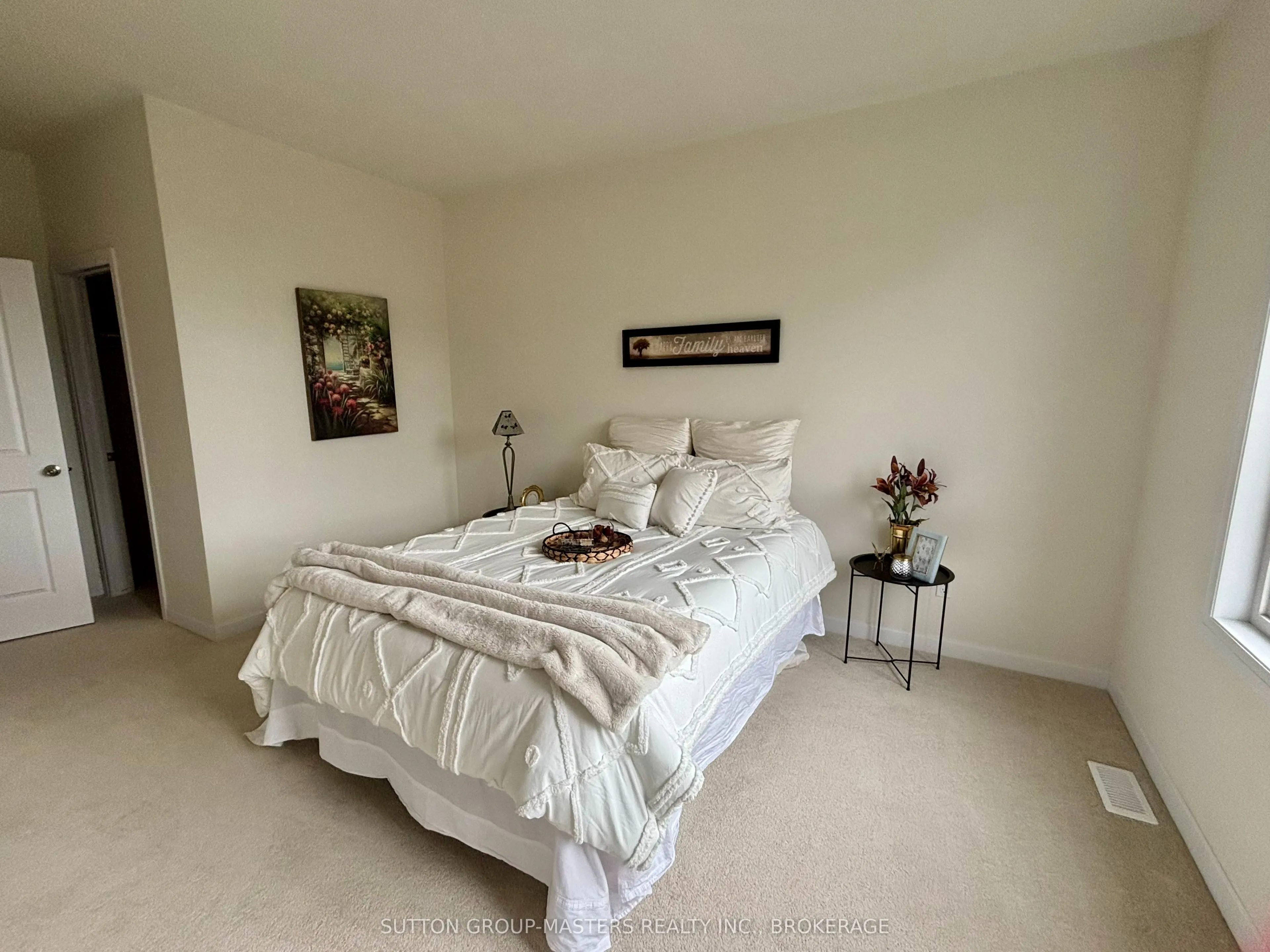 19 OAKMONT Drive