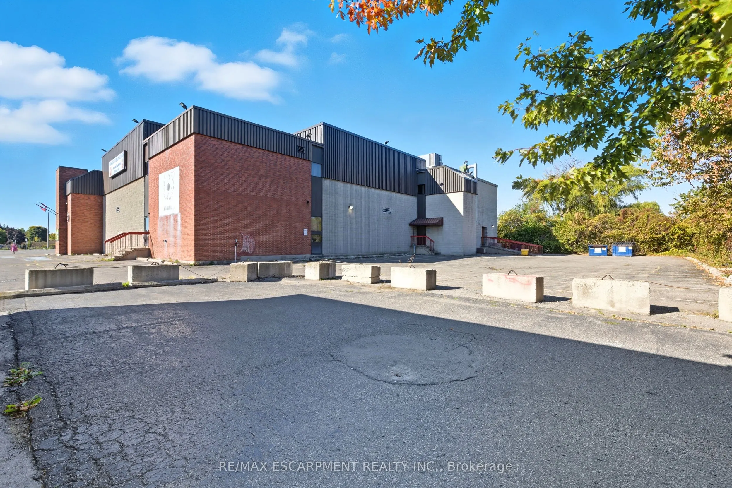 1036 Upper Wentworth Street