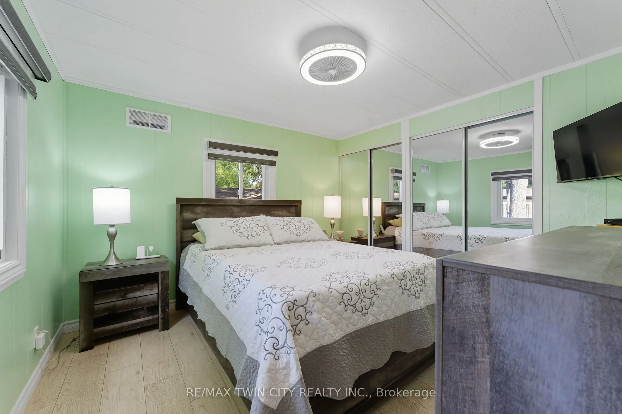 673 BRANT WATERLOO Road, #518