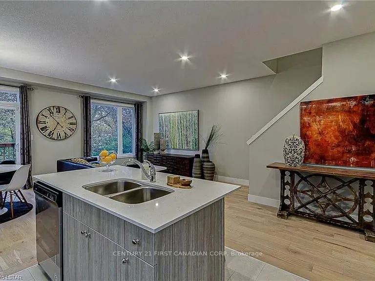 177 Edgevalley Road, #118