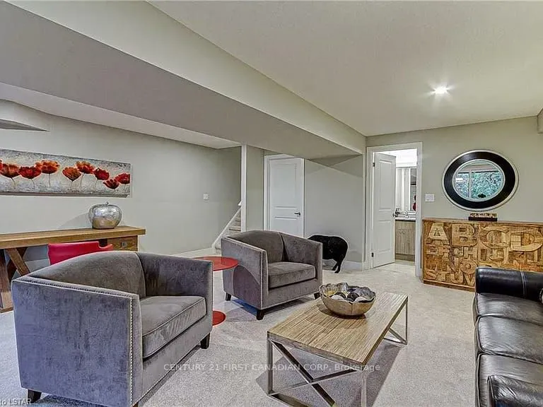 177 Edgevalley Road, #118
