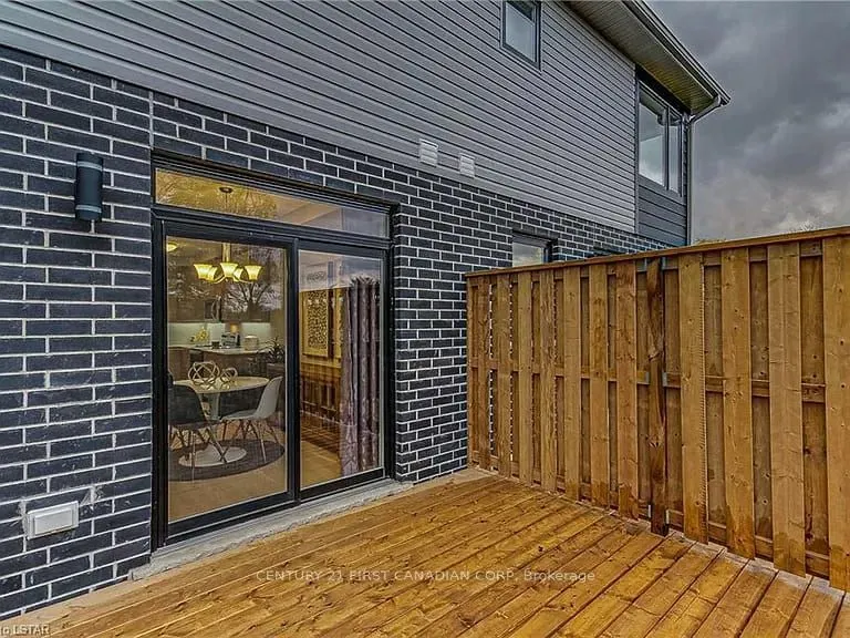 177 Edgevalley Road, #118