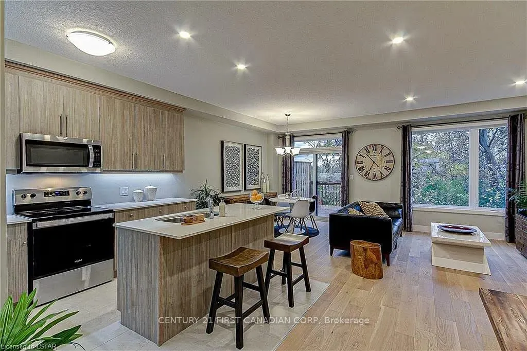 177 Edgevalley Road, #118