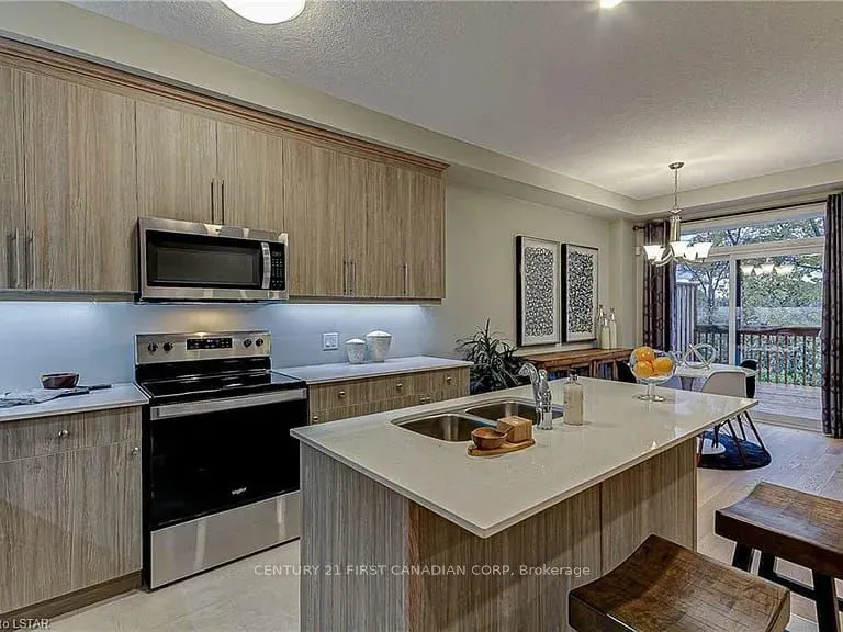 177 Edgevalley Road, #118