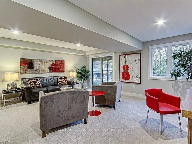 177 Edgevalley Road, #118