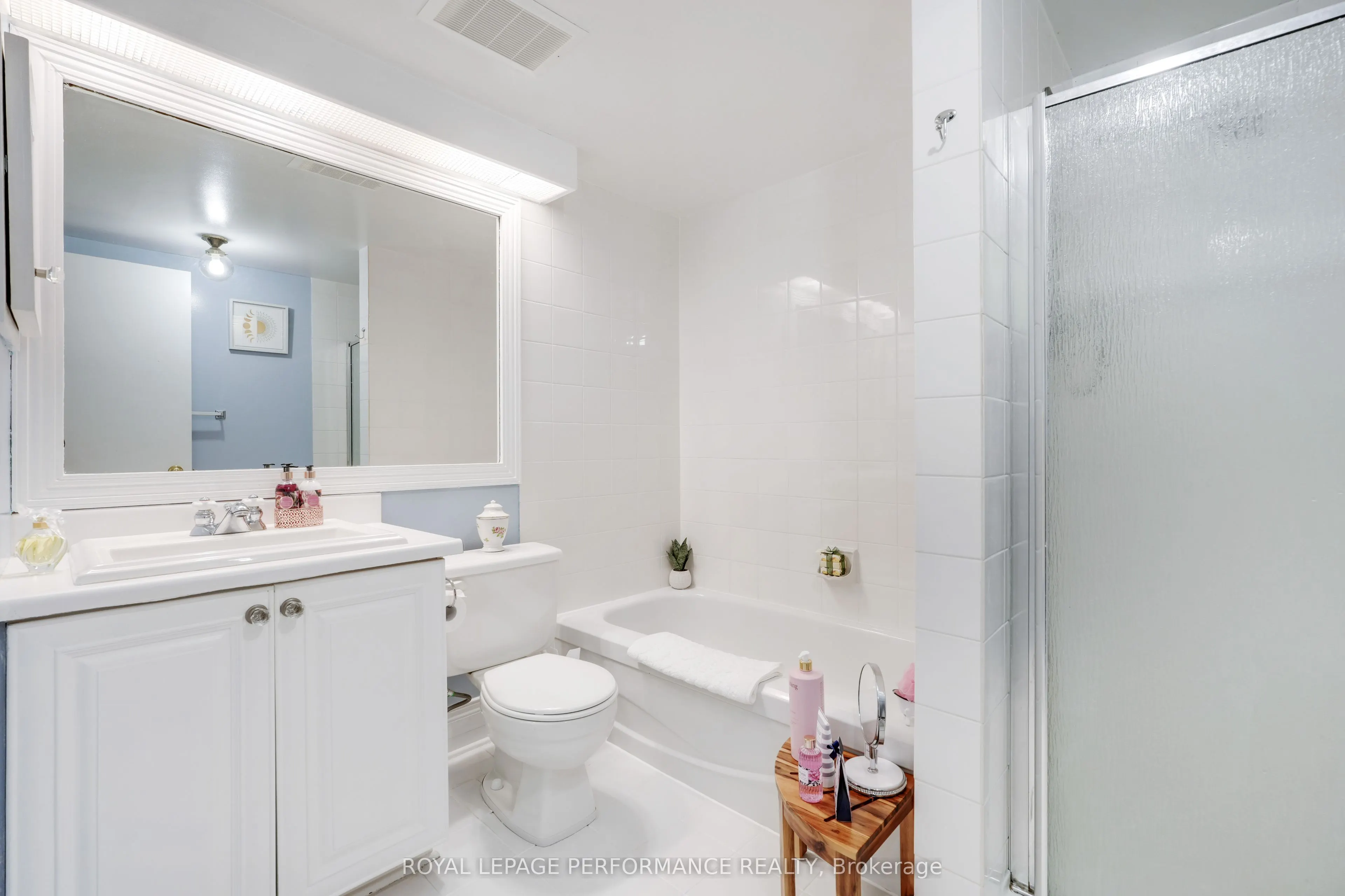 1589 St Bernard Street, #402