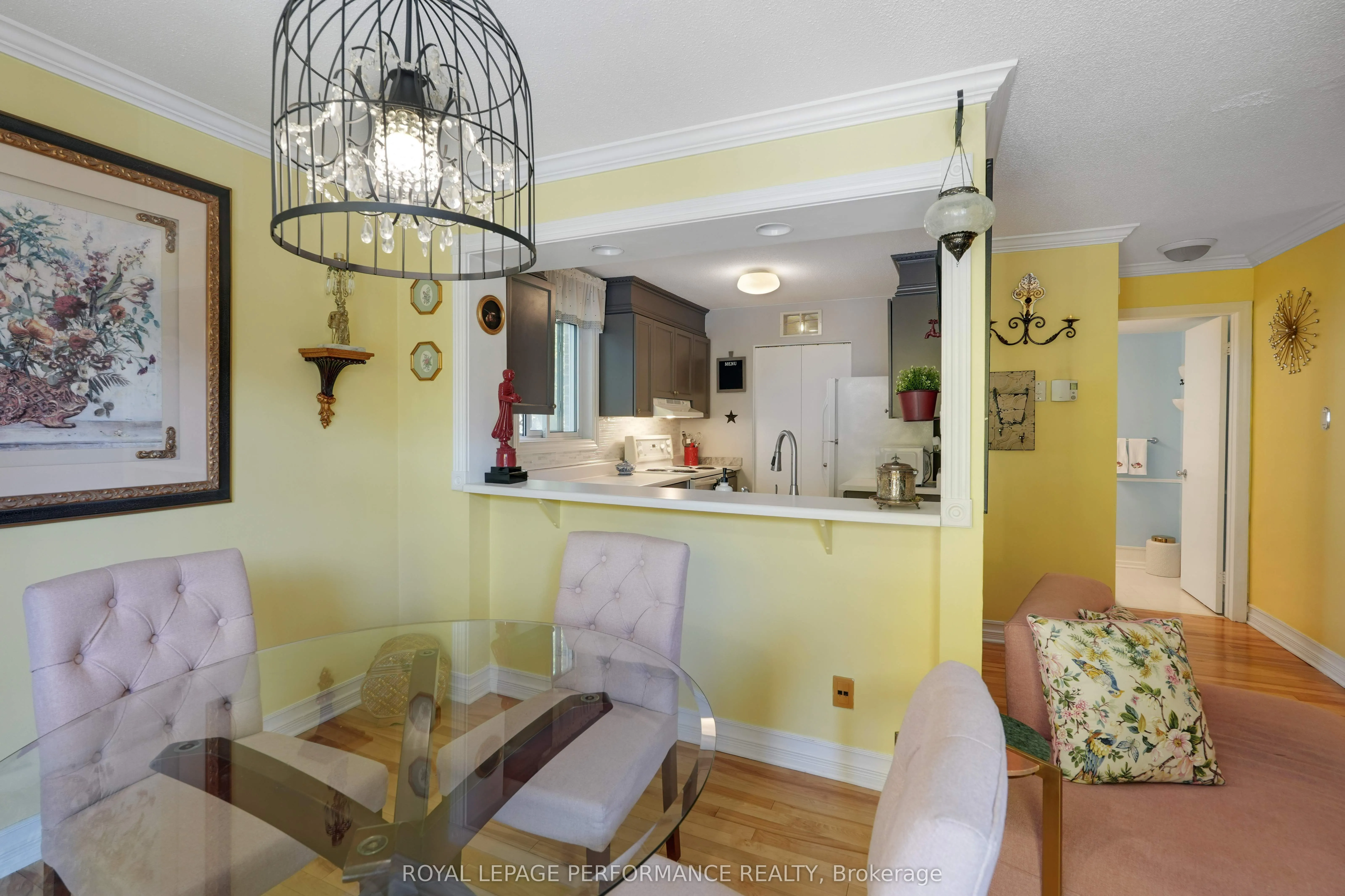 1589 St Bernard Street, #402