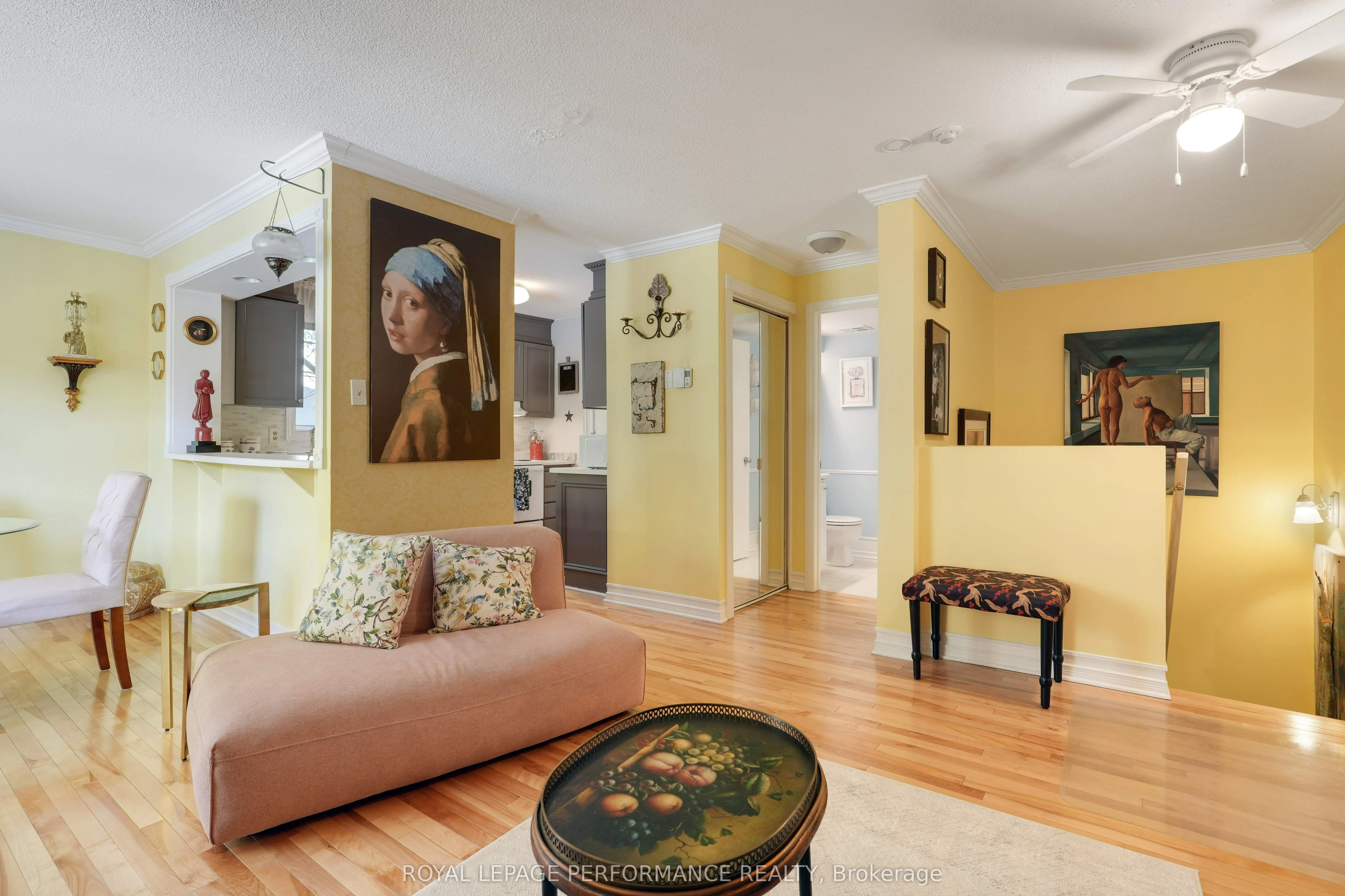 1589 St Bernard Street, #402