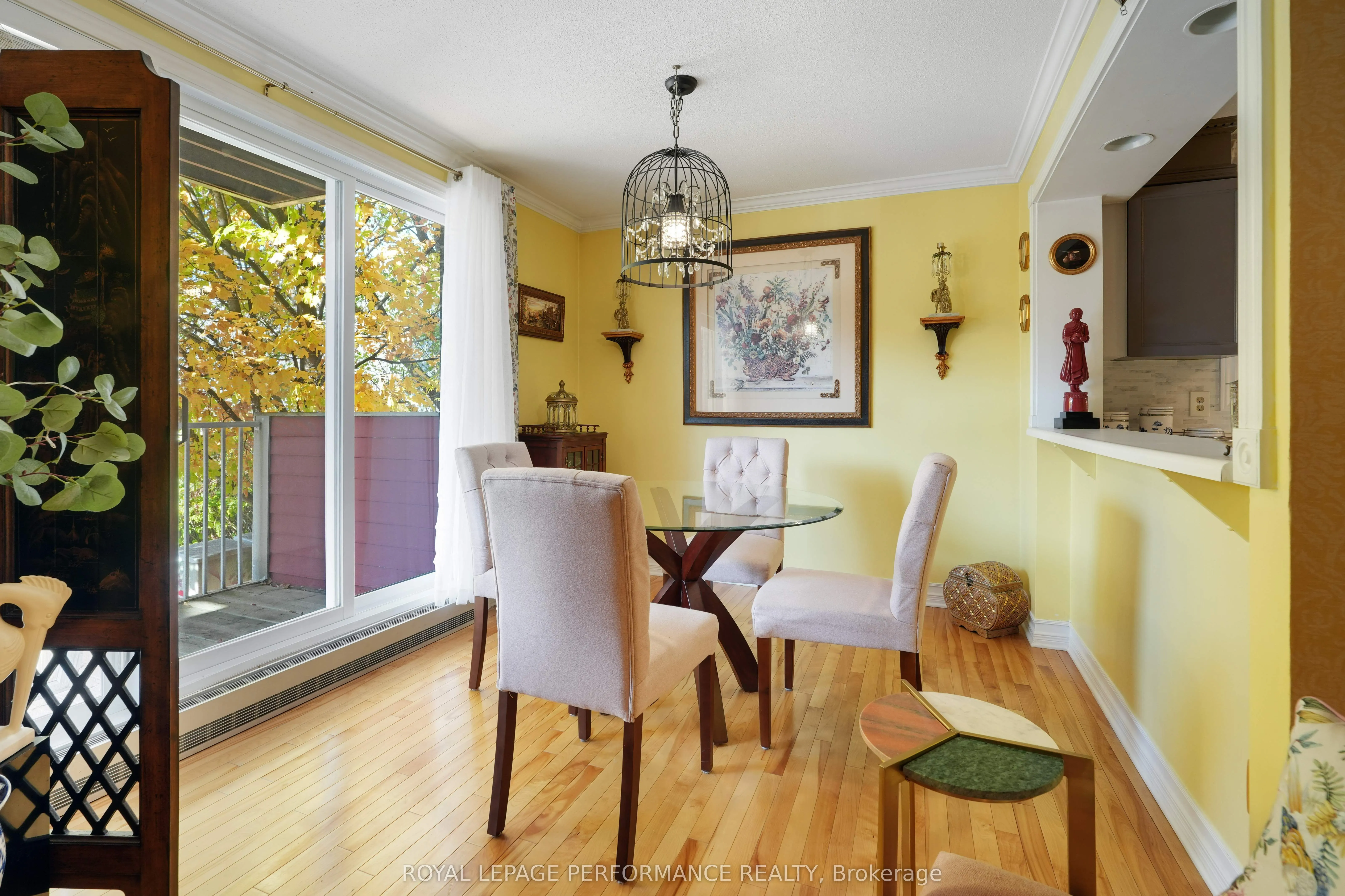 1589 St Bernard Street, #402